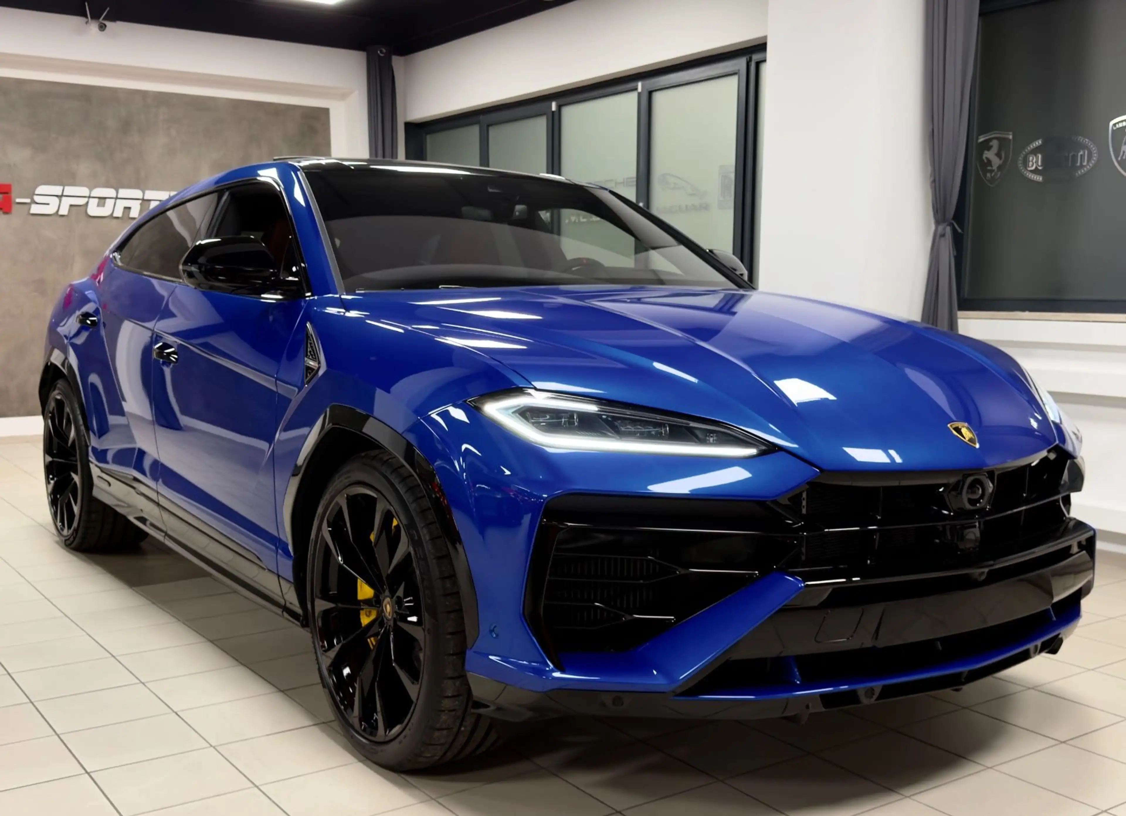 Lamborghini Urus URUS SE CARBON B&O MASSAGE PANO HEADUP FULLOPT!! — photo 9
