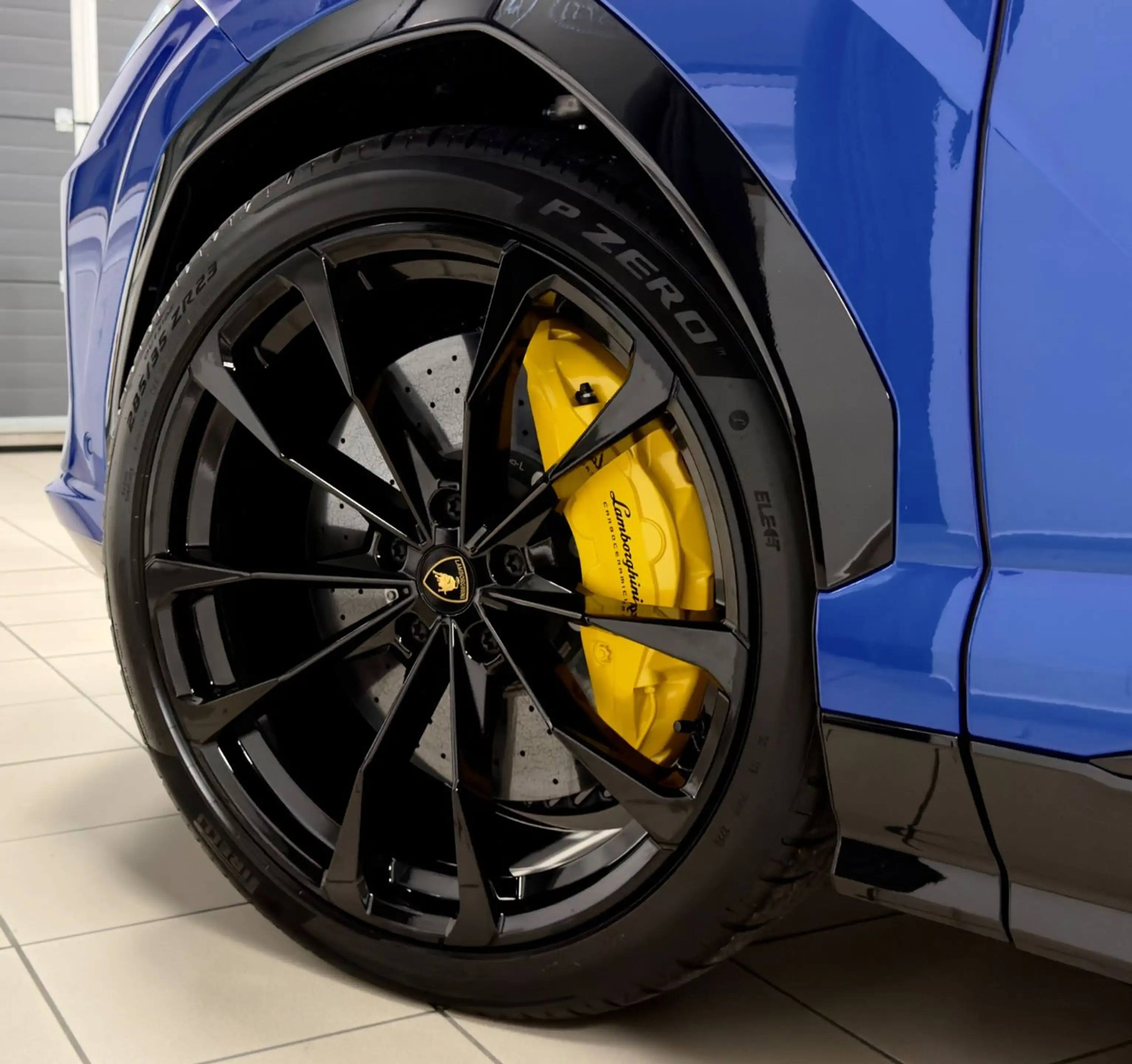 Lamborghini Urus URUS SE CARBON B&O MASSAGE PANO HEADUP FULLOPT!! — photo 14