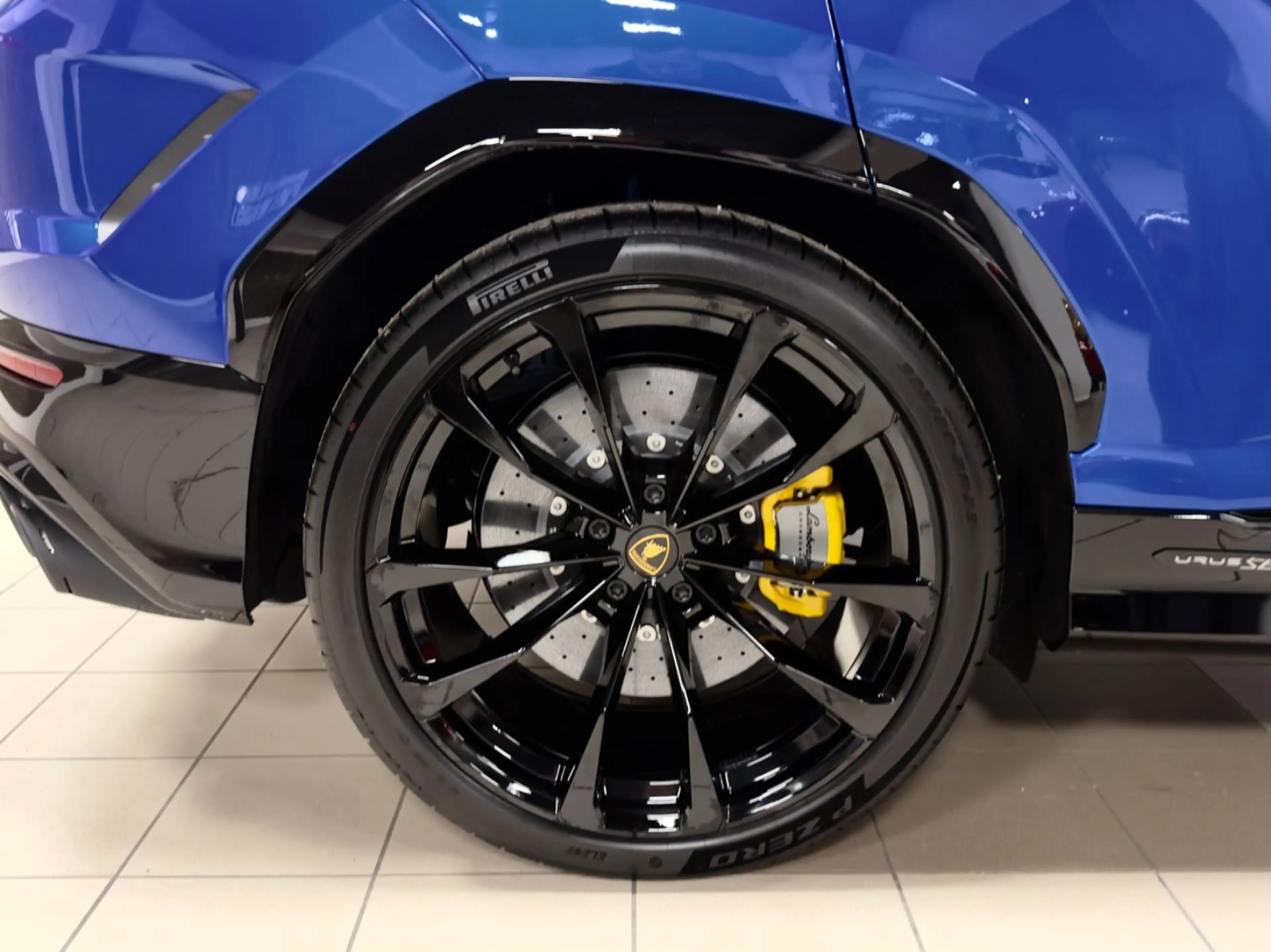 Lamborghini Urus URUS SE CARBON B&O MASSAGE PANO HEADUP FULLOPT!! — photo 15