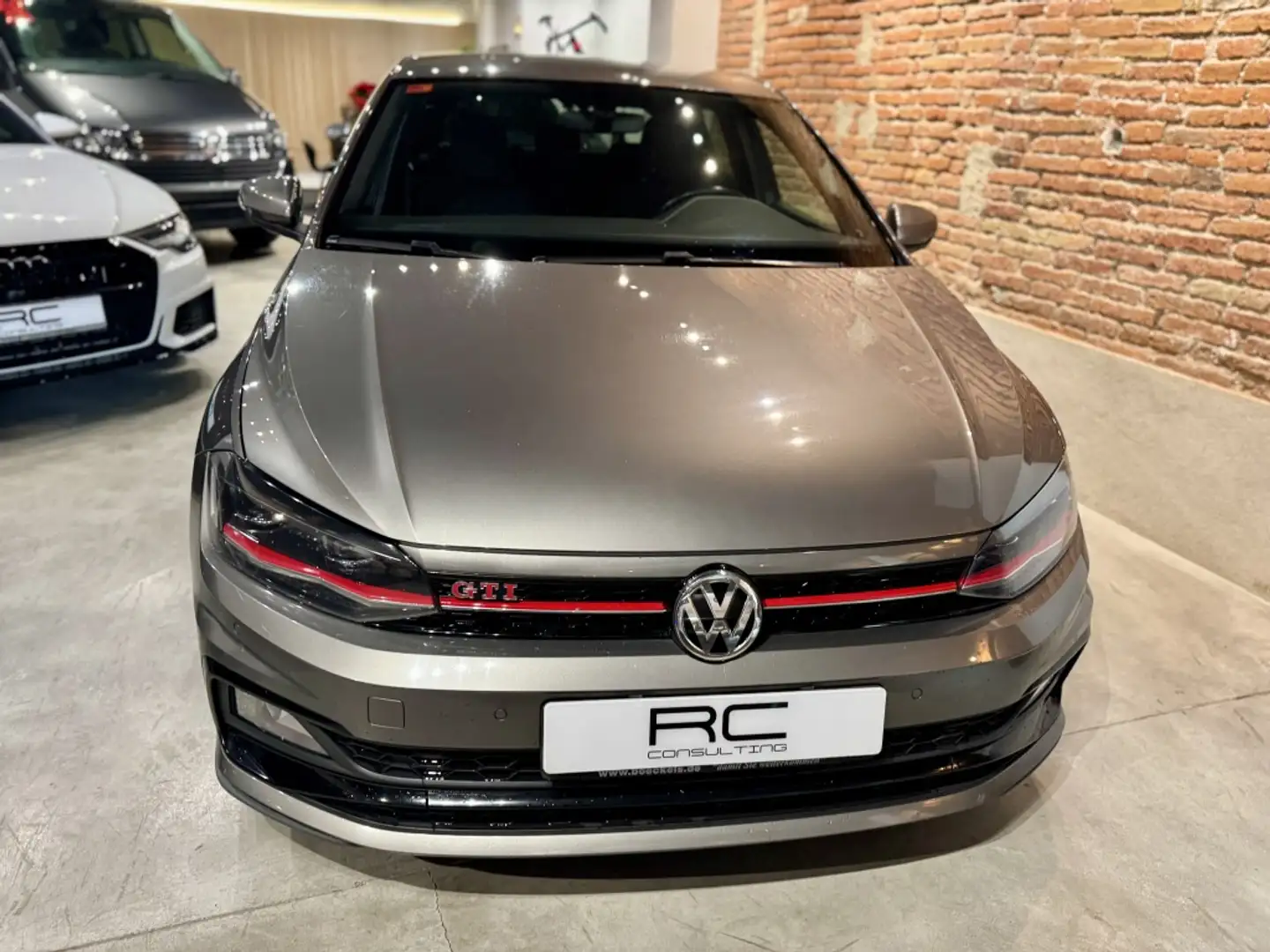 Volkswagen Polo 2.0 TSI GTI Gris - 2