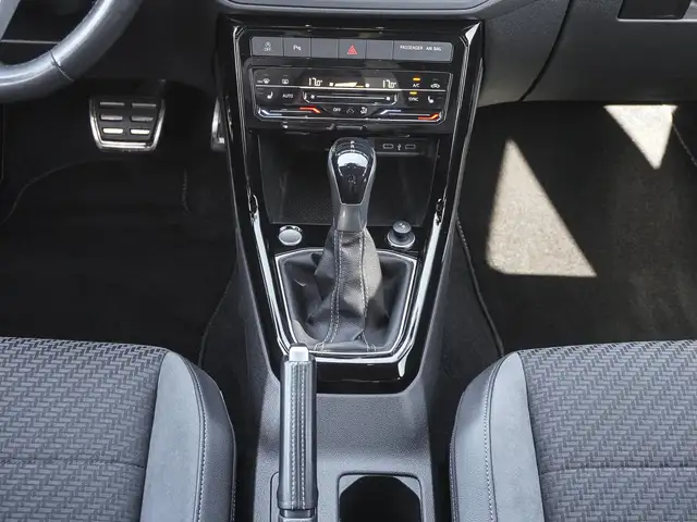 Volkswagen T-Cross view 14