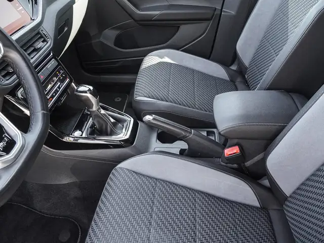 Volkswagen T-Cross view 15