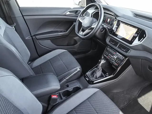 Volkswagen T-Cross view 8