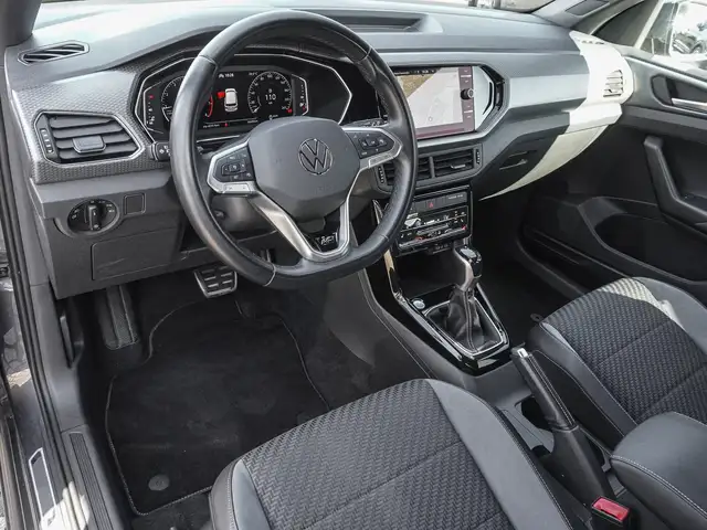 Volkswagen T-Cross view 9
