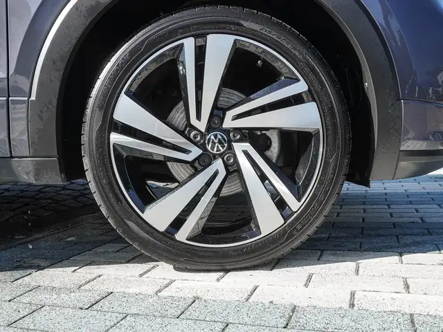 Volkswagen T-Cross view 7