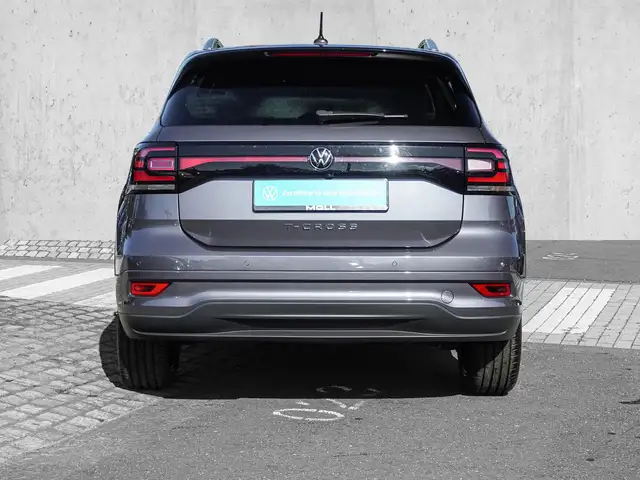 Volkswagen T-Cross view 6