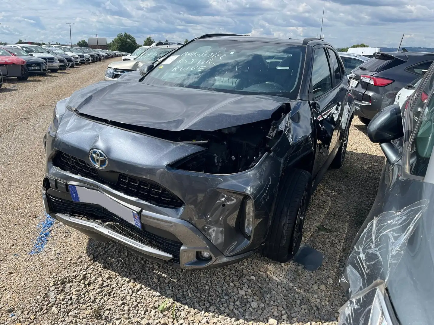 Toyota Yaris Cross Hybride 116H Design / GK503 Grau - 2