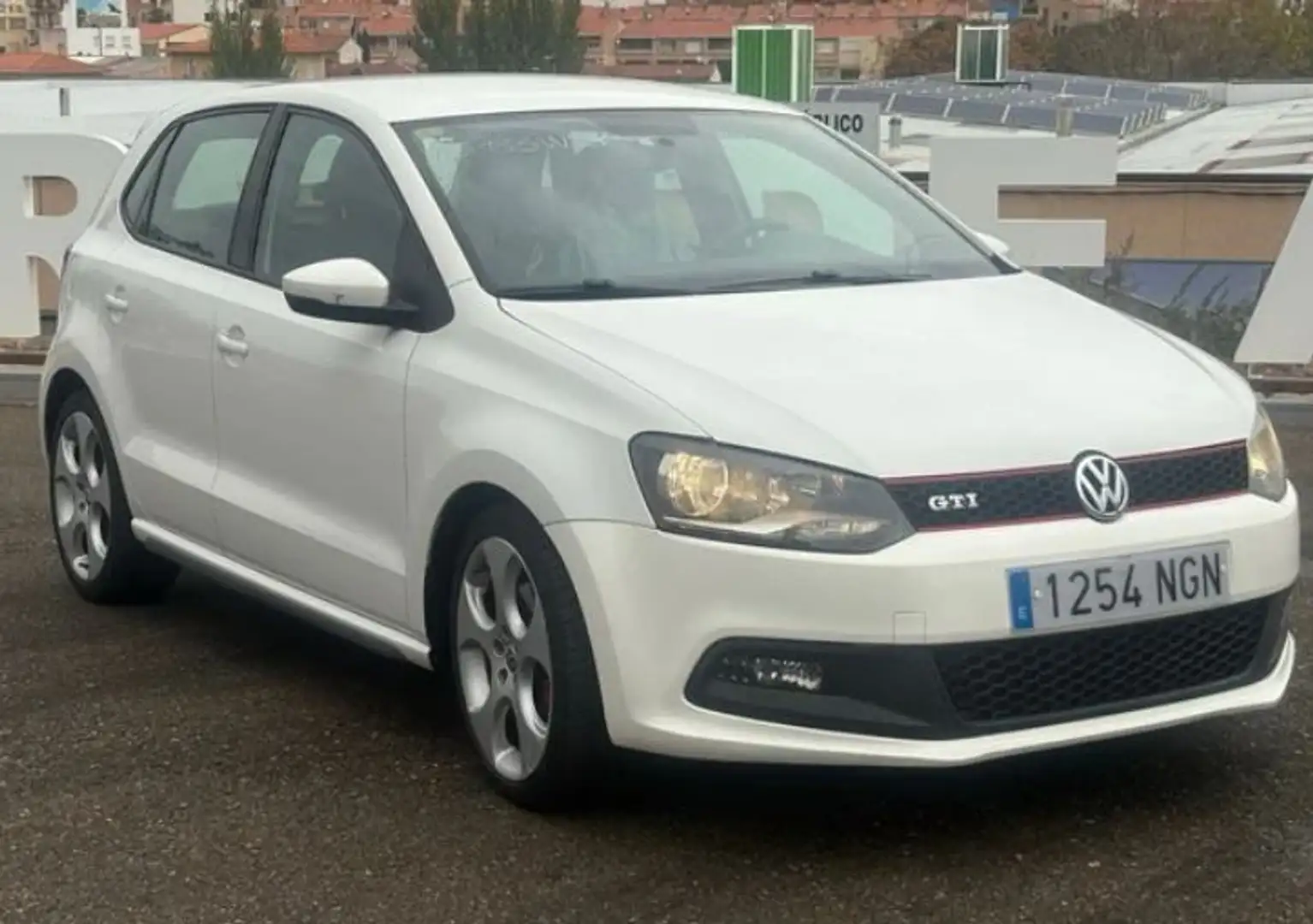 Volkswagen Polo 1.4TSI GTI DSG - 2