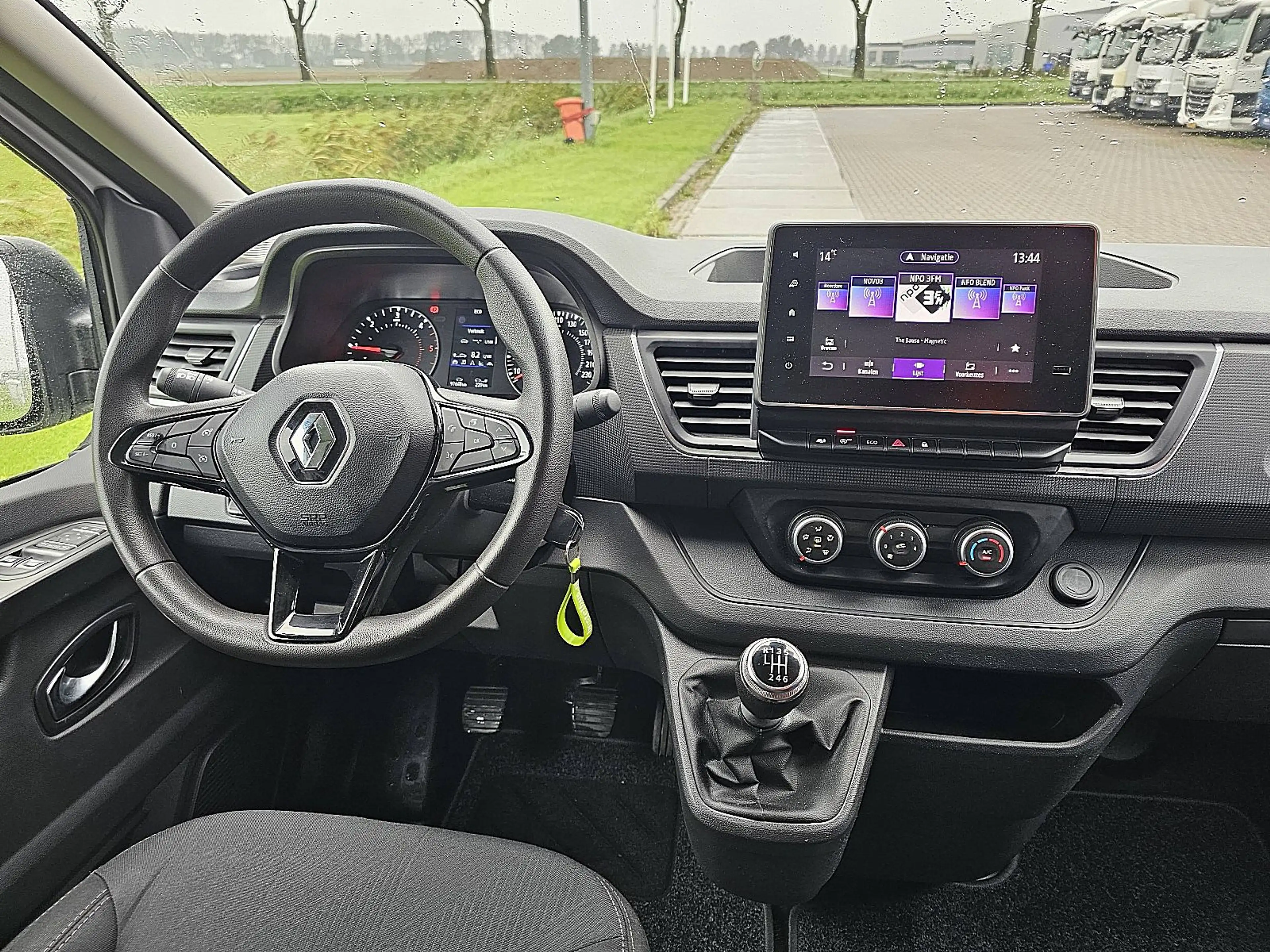 Renault Trafic 2.0 DCI BDCI 130 L1H1 — photo 8