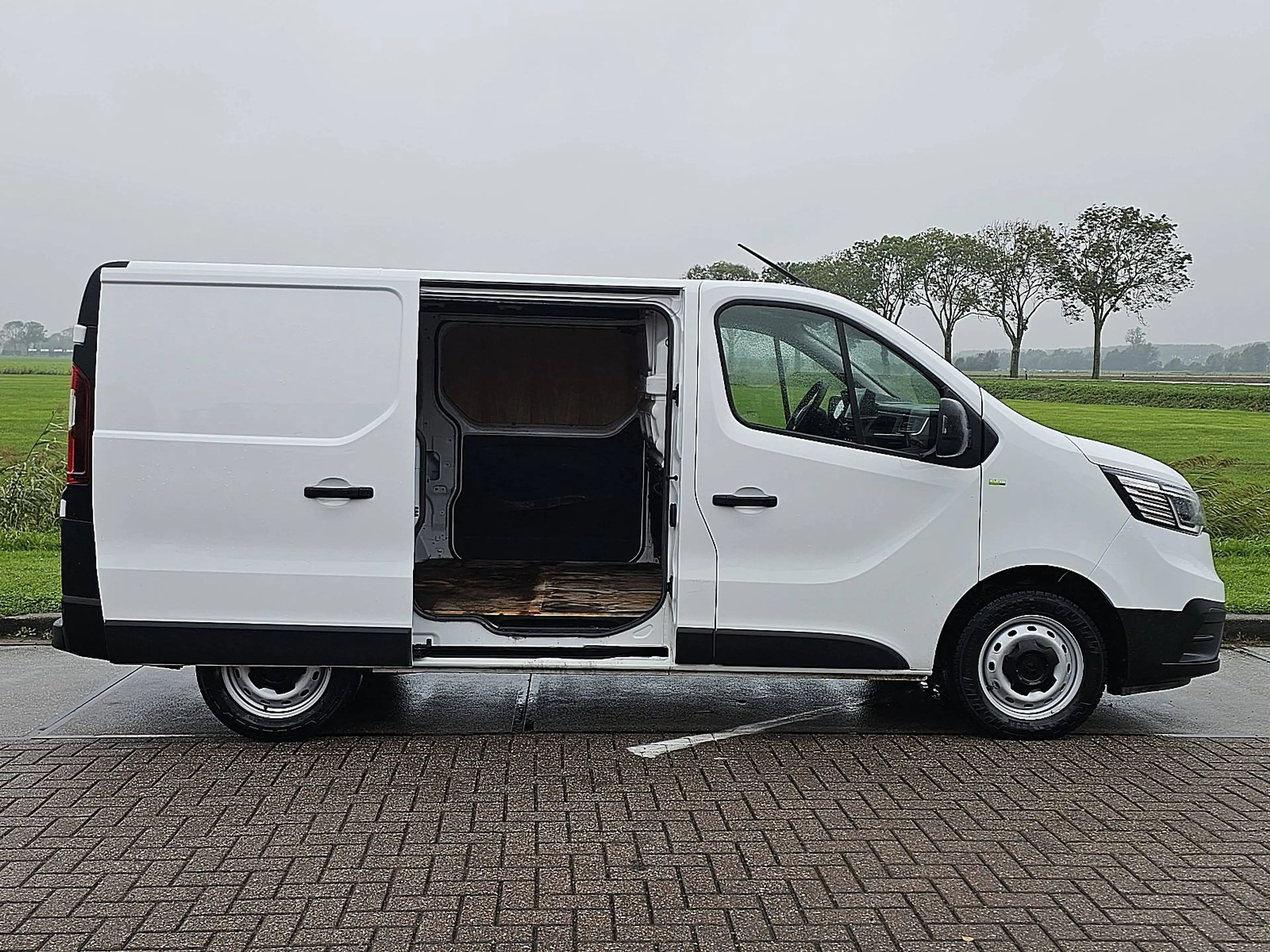 Renault Trafic 2.0 DCI BDCI 130 L1H1 — photo 14