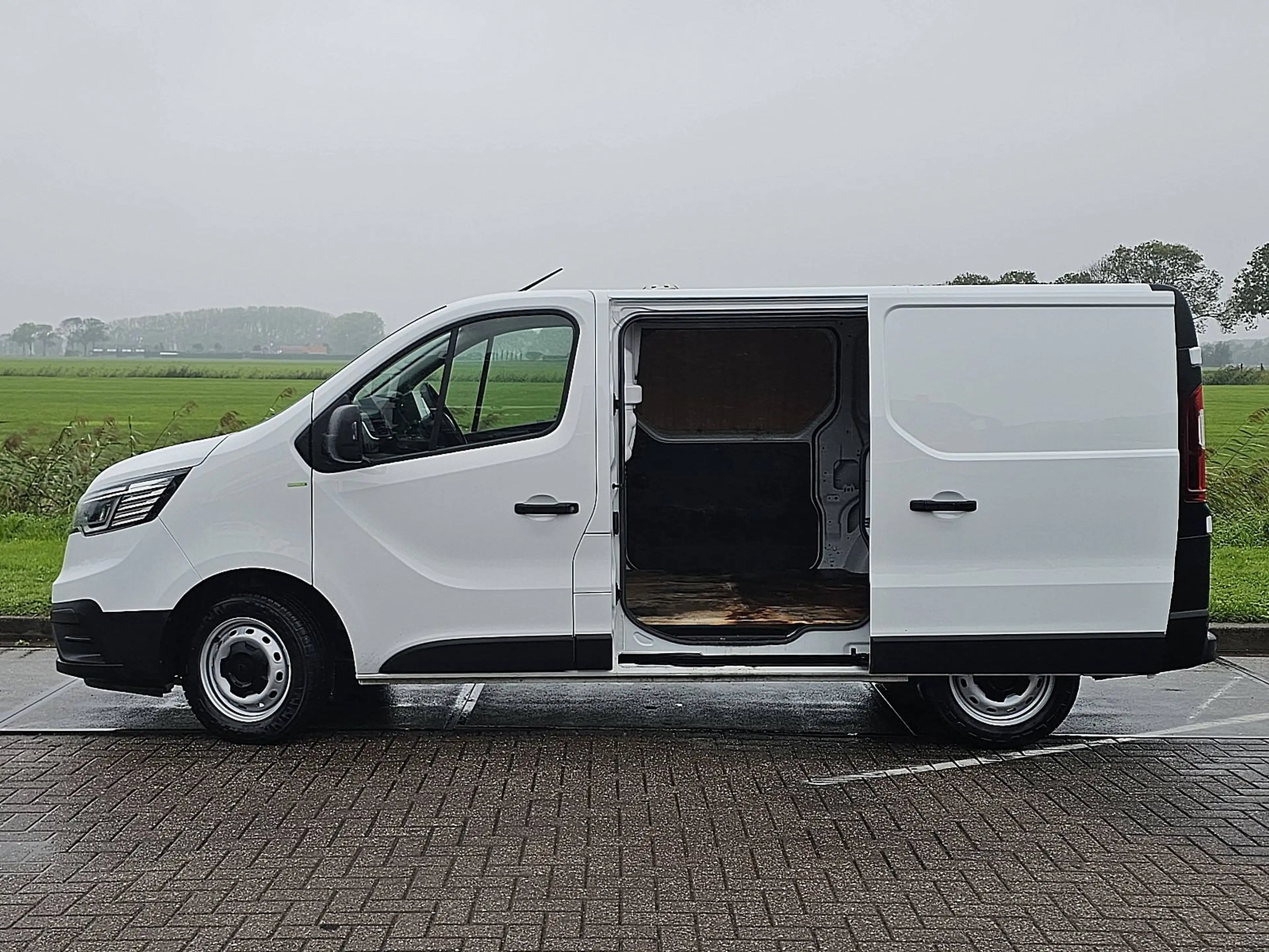 Renault Trafic 2.0 DCI BDCI 130 L1H1 — photo 15