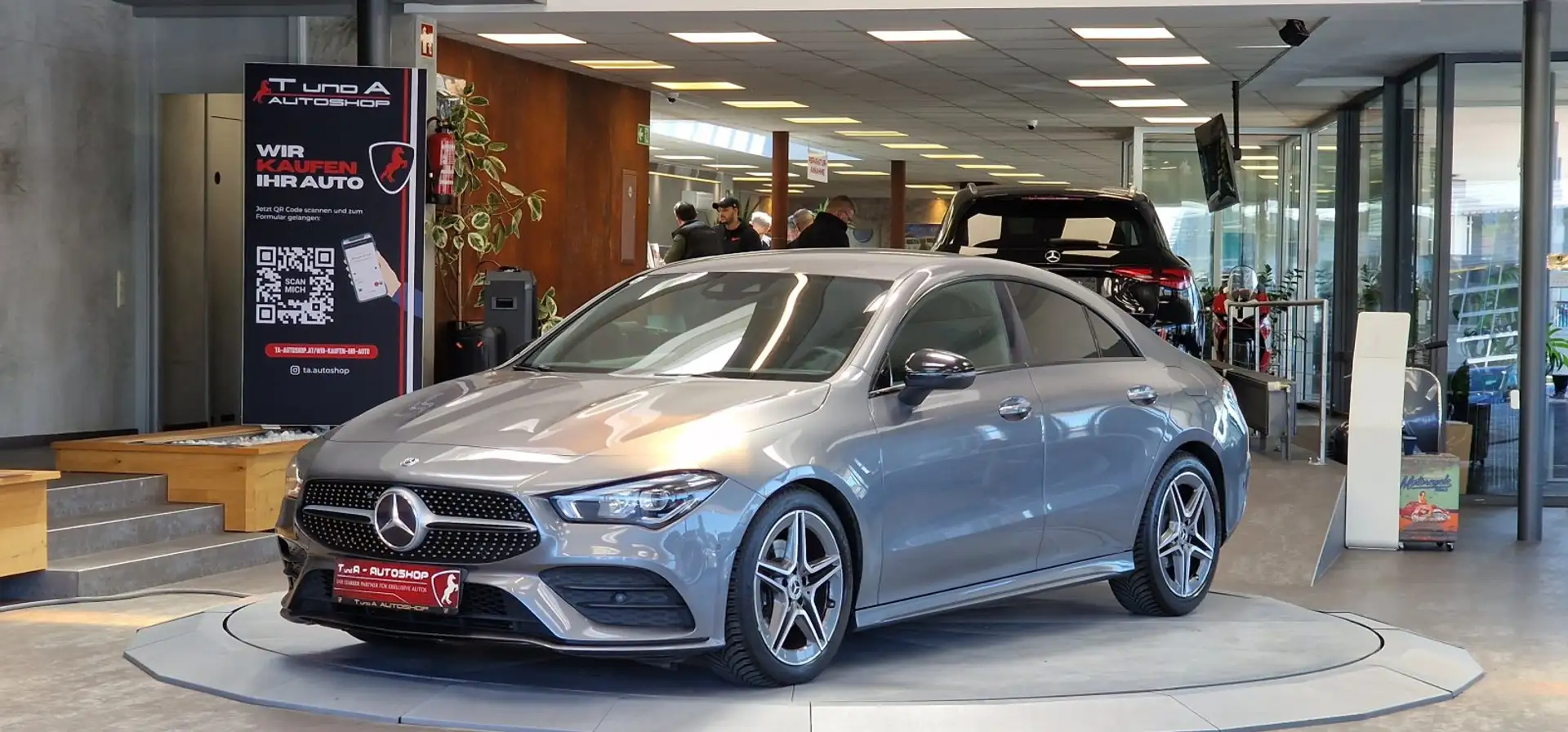 Mercedes-Benz CLA 180 d AMG-Paket Aut. *Kamera*Navi*18Zoll* Grau - 1