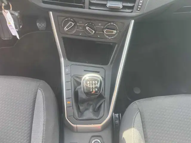 Volkswagen Polo view 12