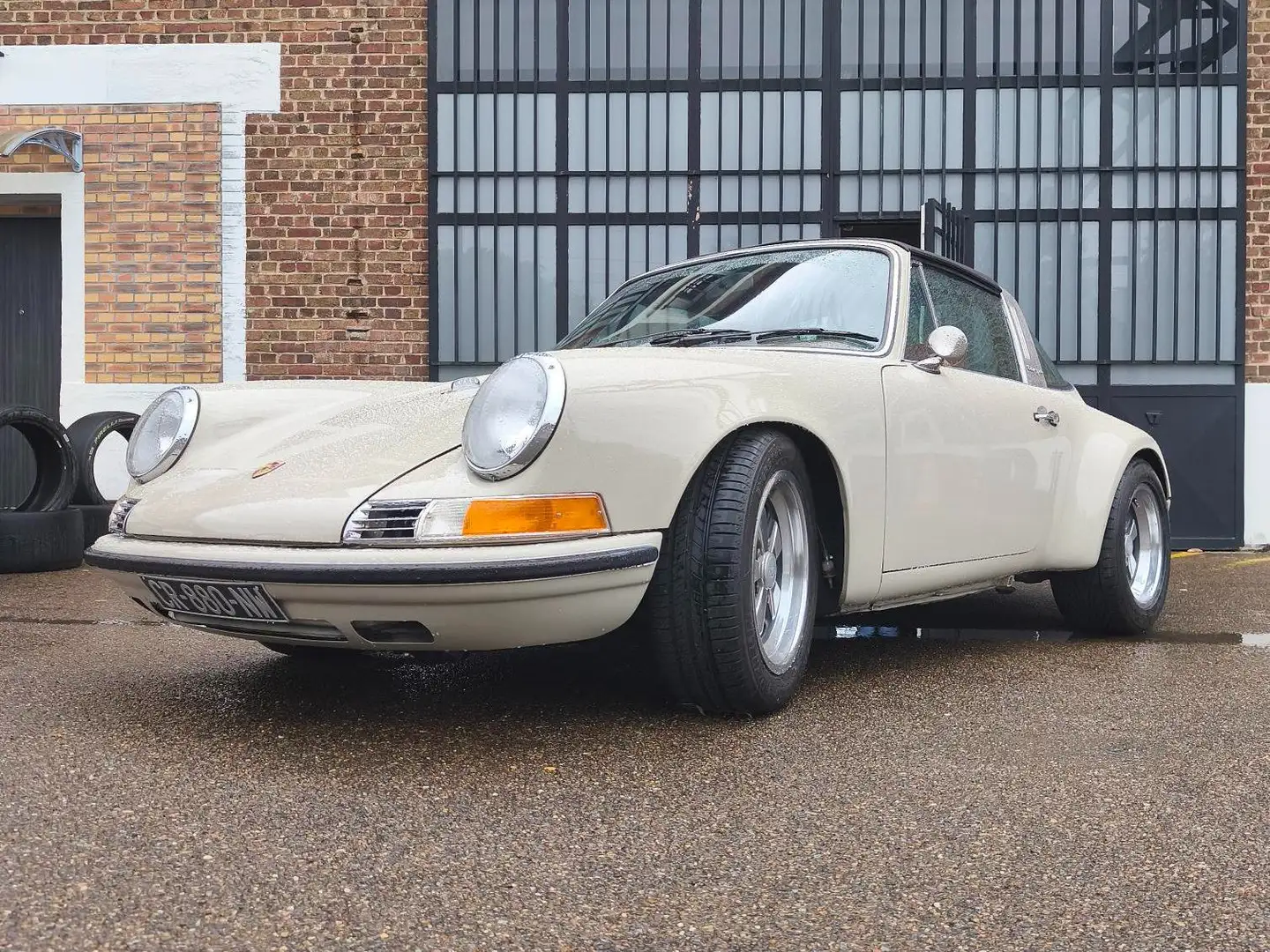 Porsche 911 911 targa 2.7 BACKDATING ONE OFF Beige - 1