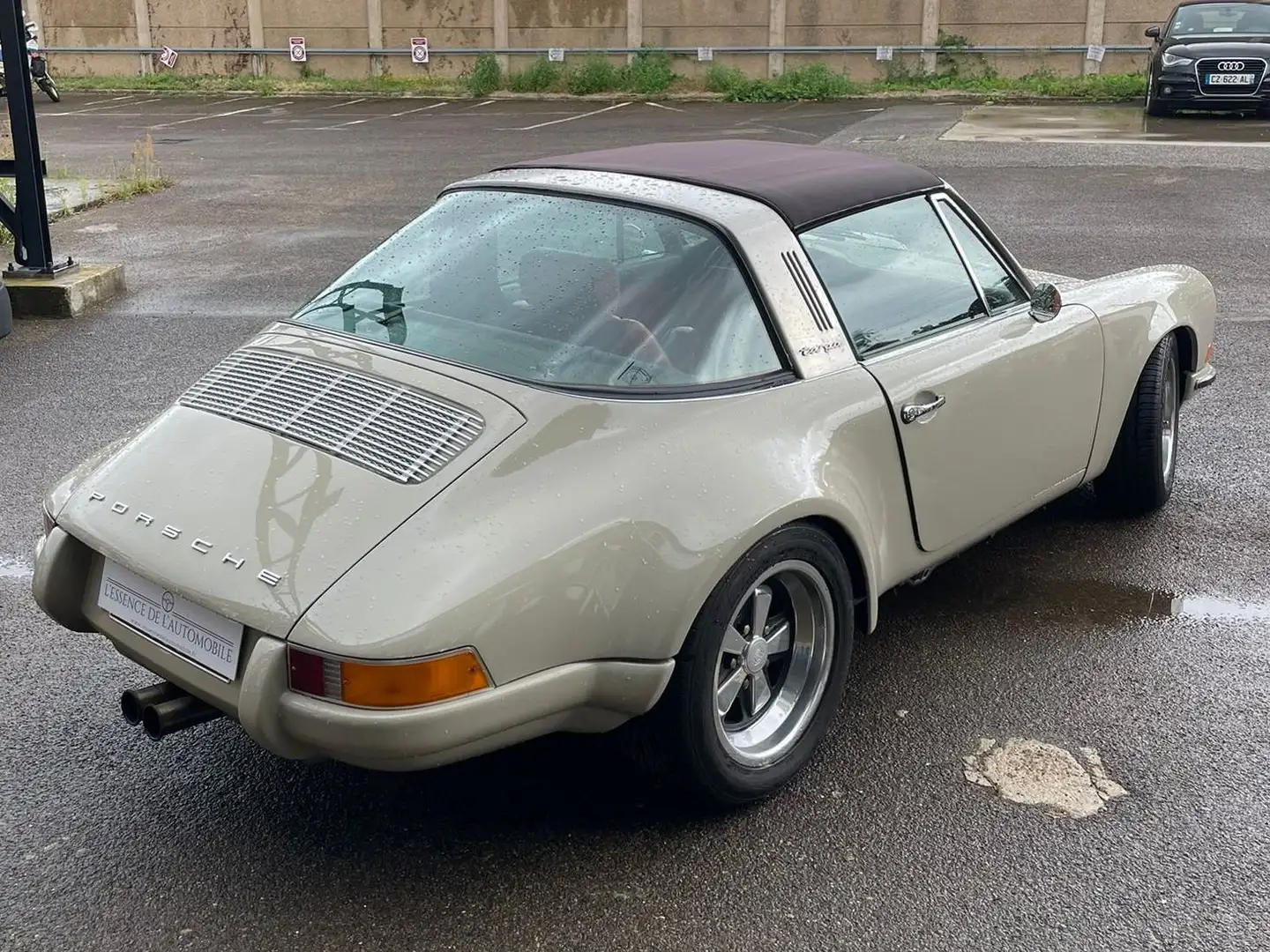 Porsche 911 911 targa 2.7 BACKDATING ONE OFF Beige - 2