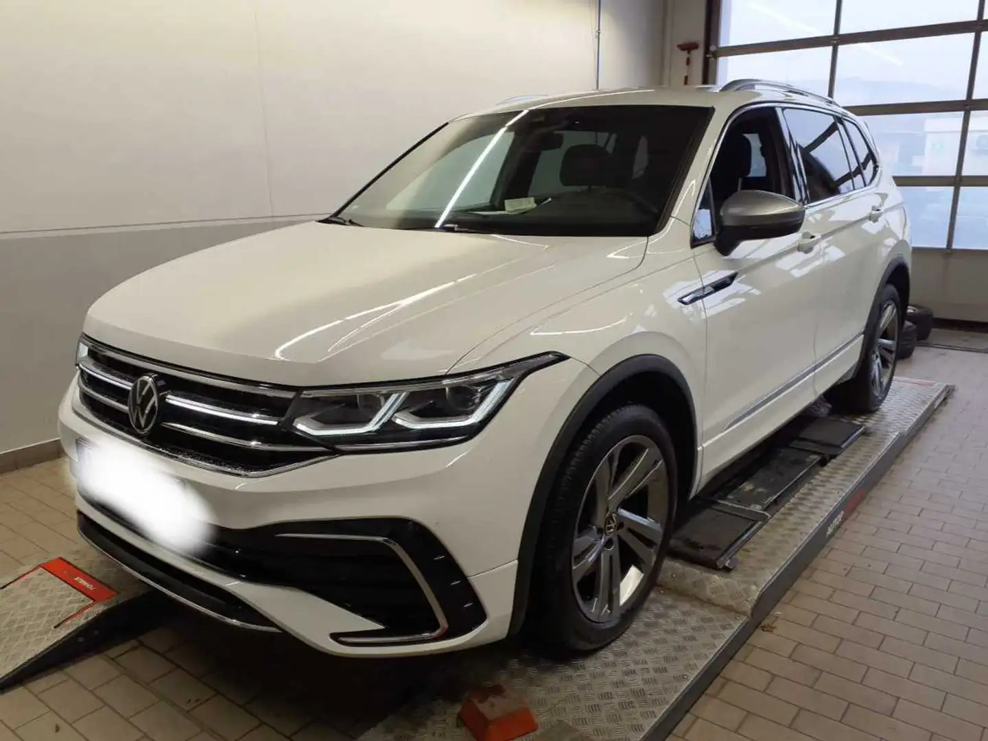 Volkswagen Tiguan Allspace R-Line 2.0TDI DSG 4M +AHK+KAMERA Weiß - 2