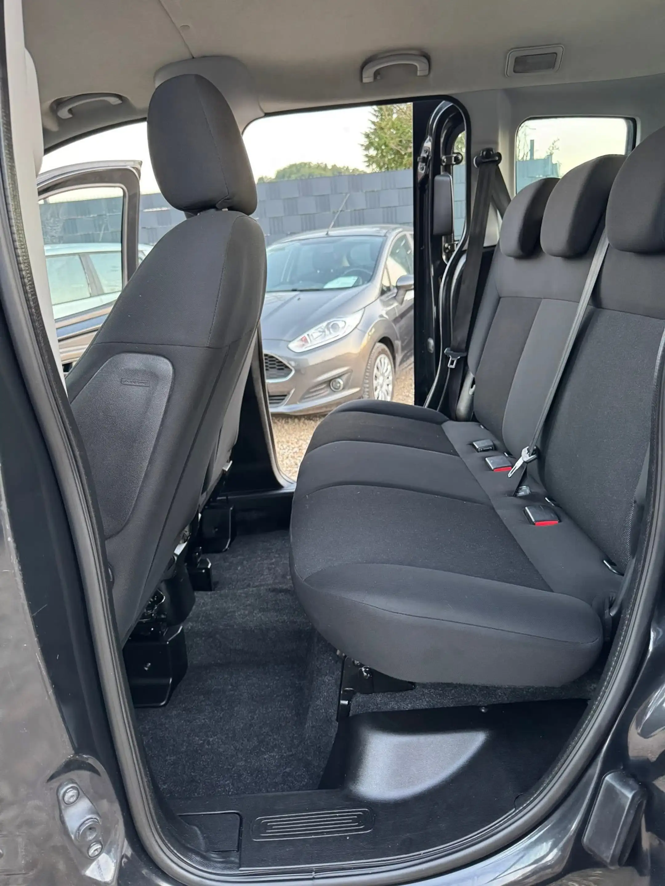 Fiat Qubo 1.4i Lounge **12 mois de garantie** — photo 14