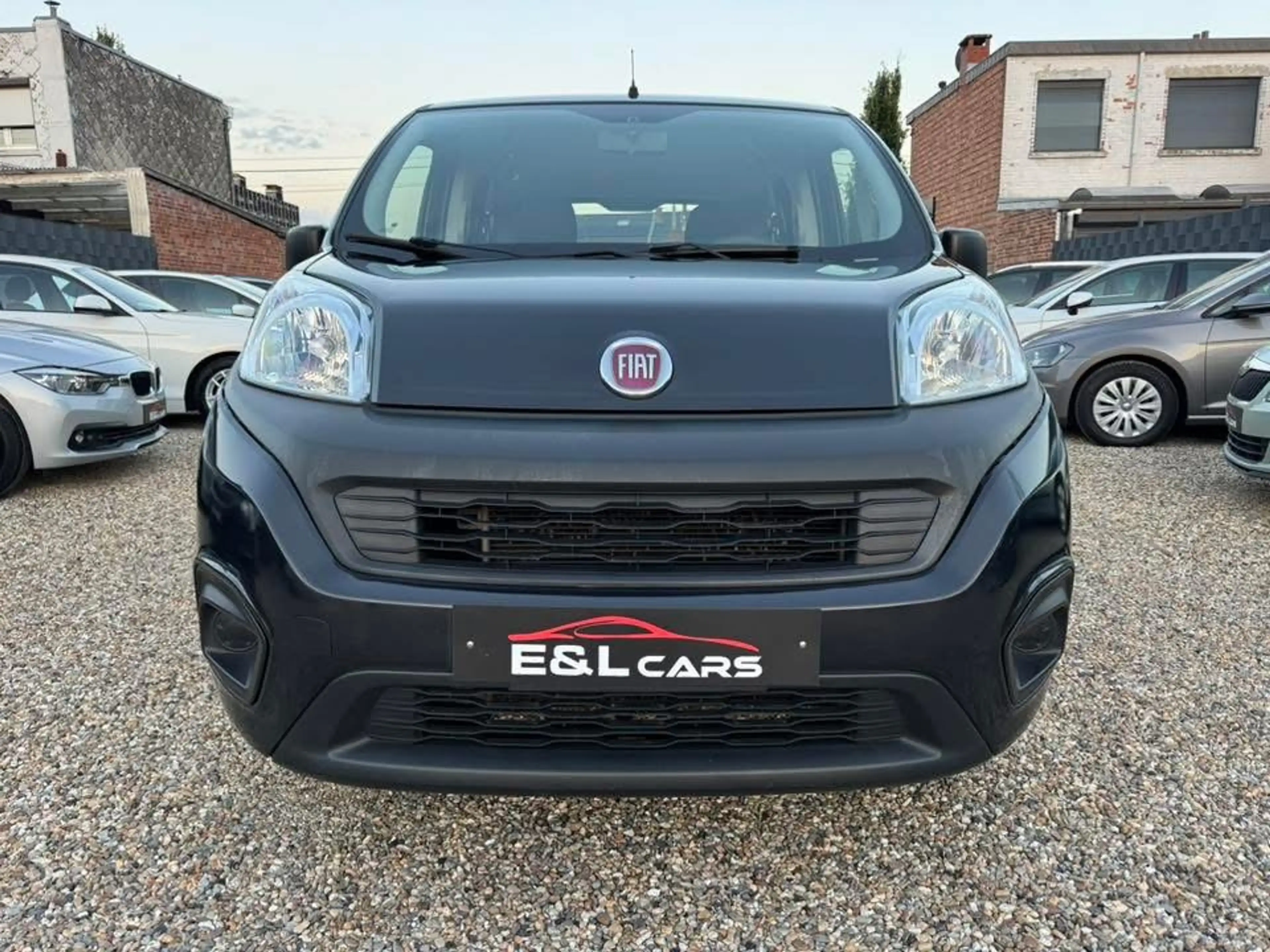 Fiat Qubo 1.4i Lounge **12 mois de garantie** — photo 2