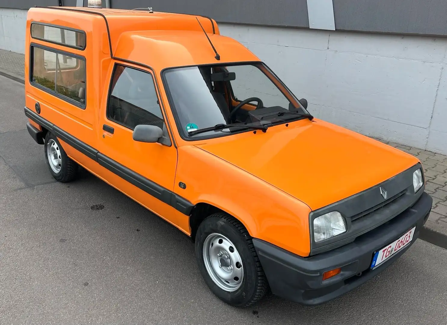 Renault Rapid Oldtimer H-Zulassung Tüv neu Orange - 1