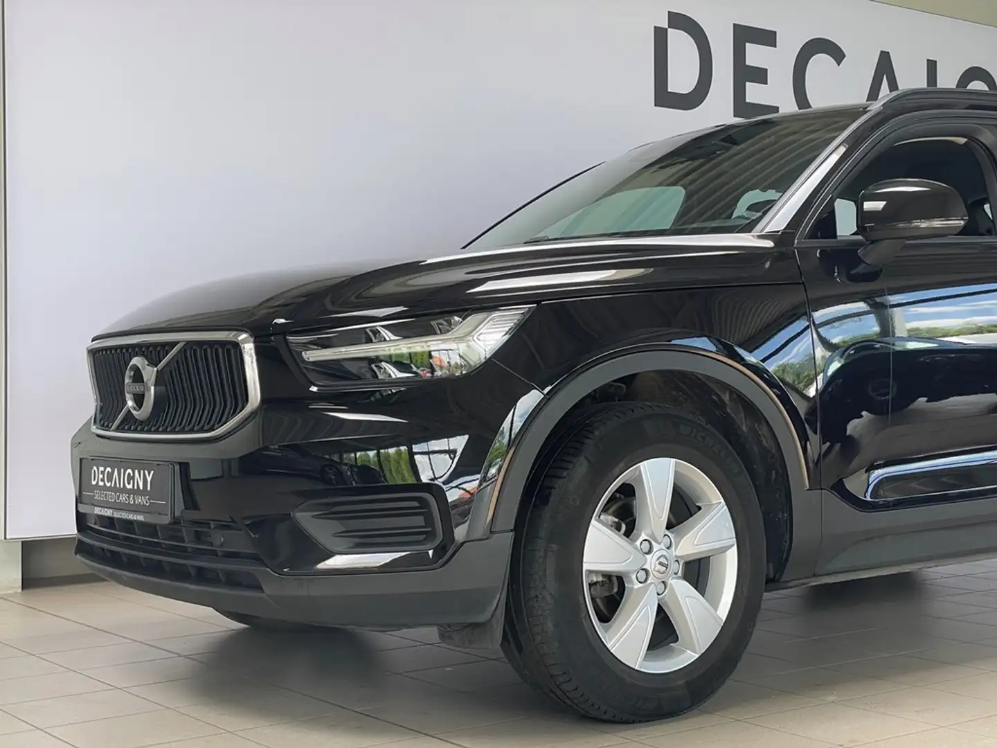 Volvo XC40 1.5 T2 Momentum *App Connect*Sensoren achter*Digit Zwart - 2