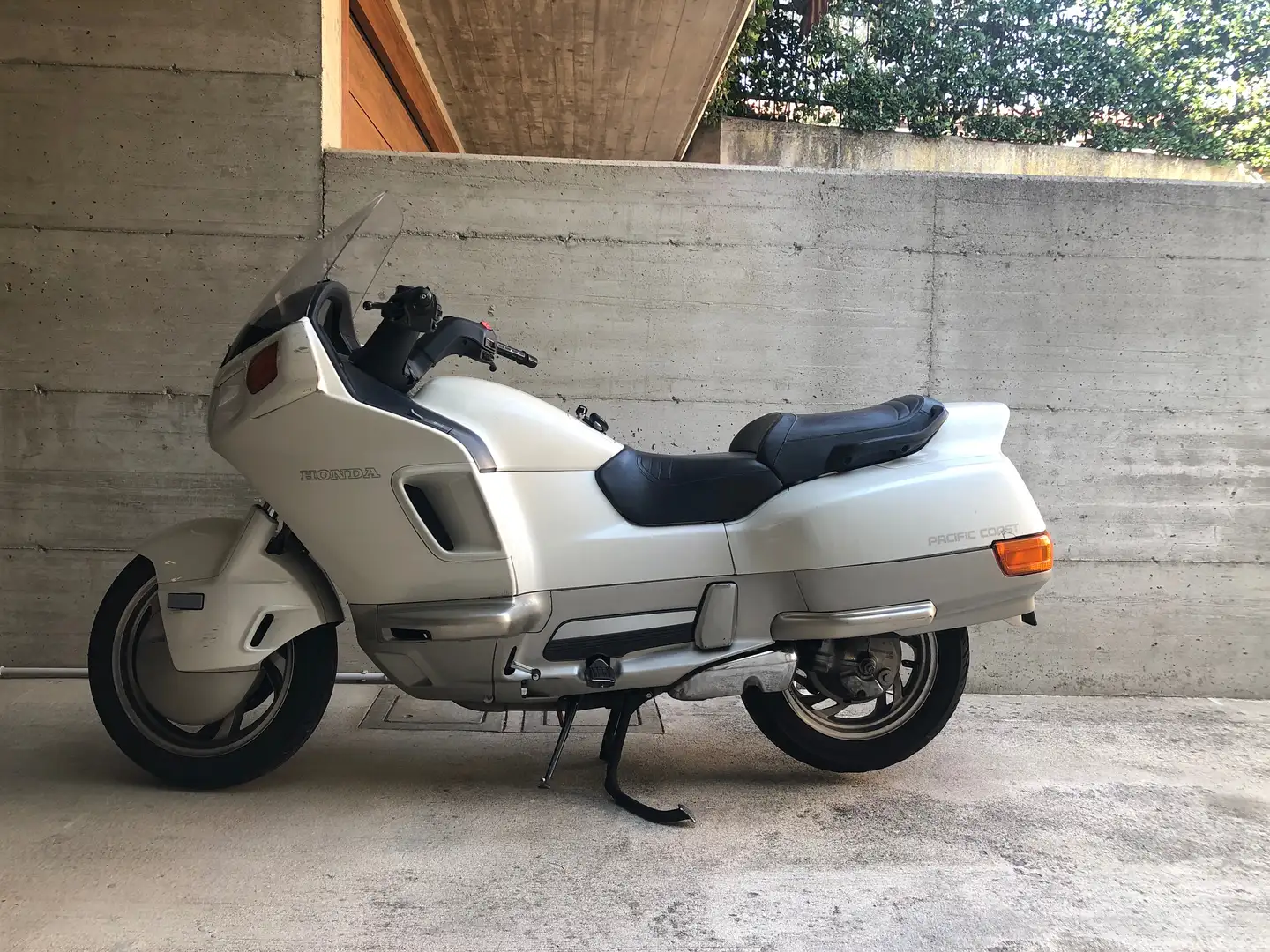 Honda Pacific Coast Beige - 2
