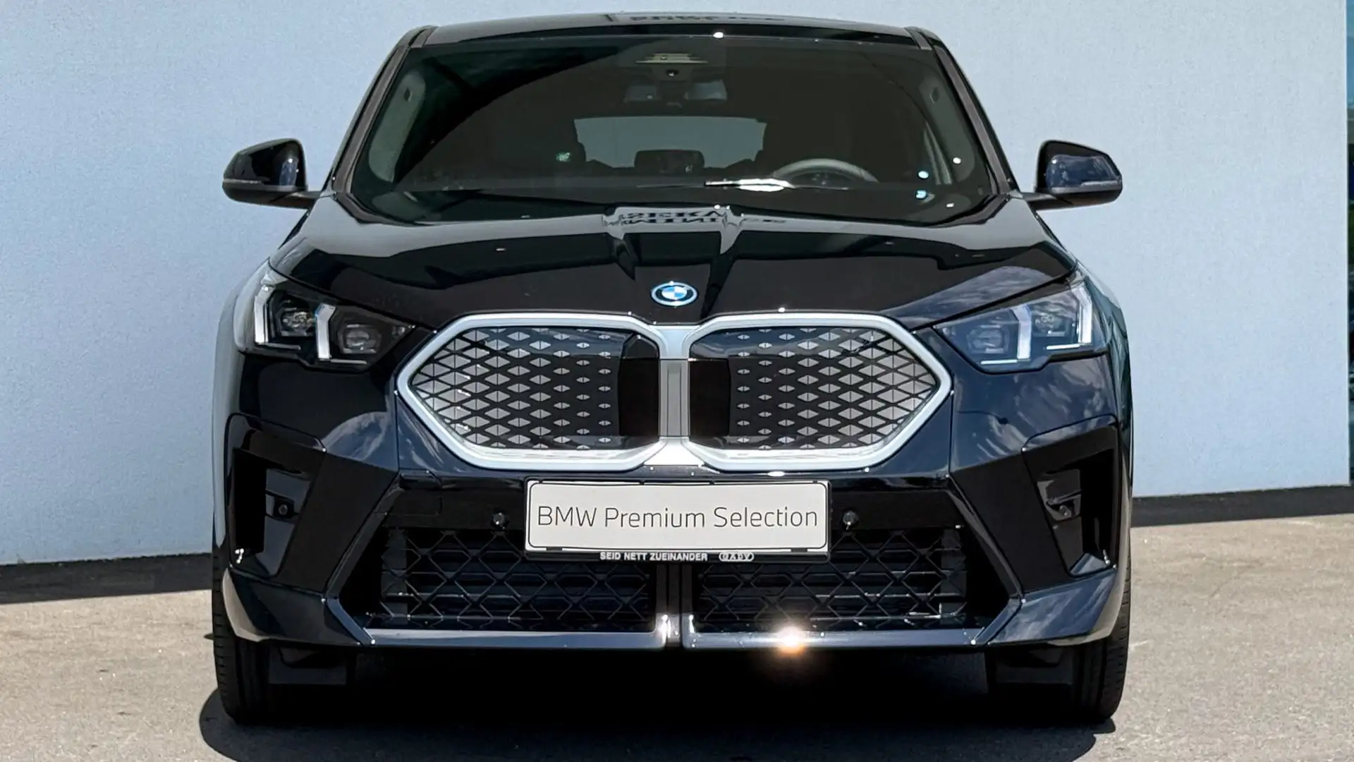 BMW iX2 eDrive20 Schwarz - 2