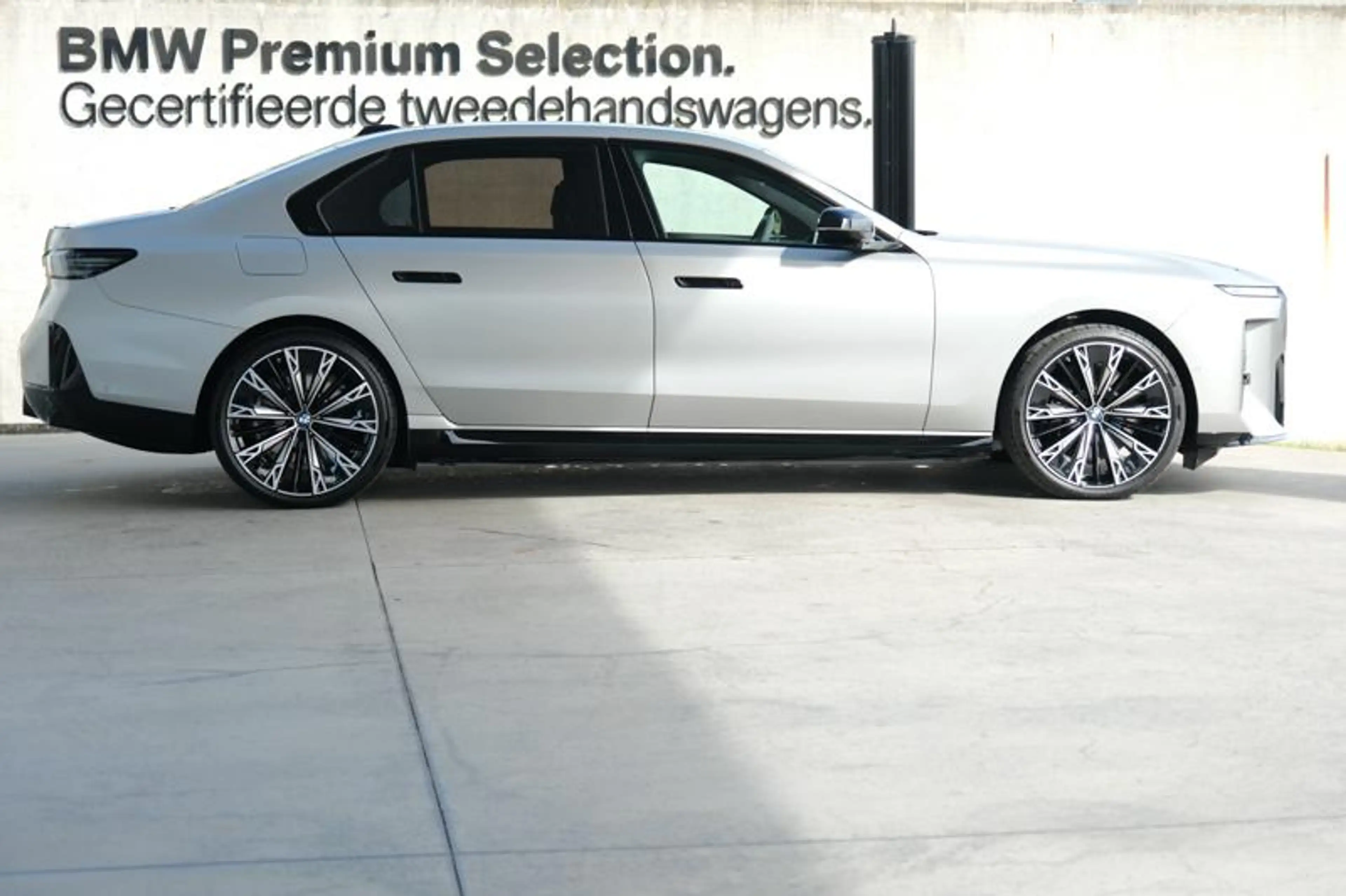 BMW i7 i7 50 xDrive M Sport PRO LCI SPECIAL REQUEST — photo 3