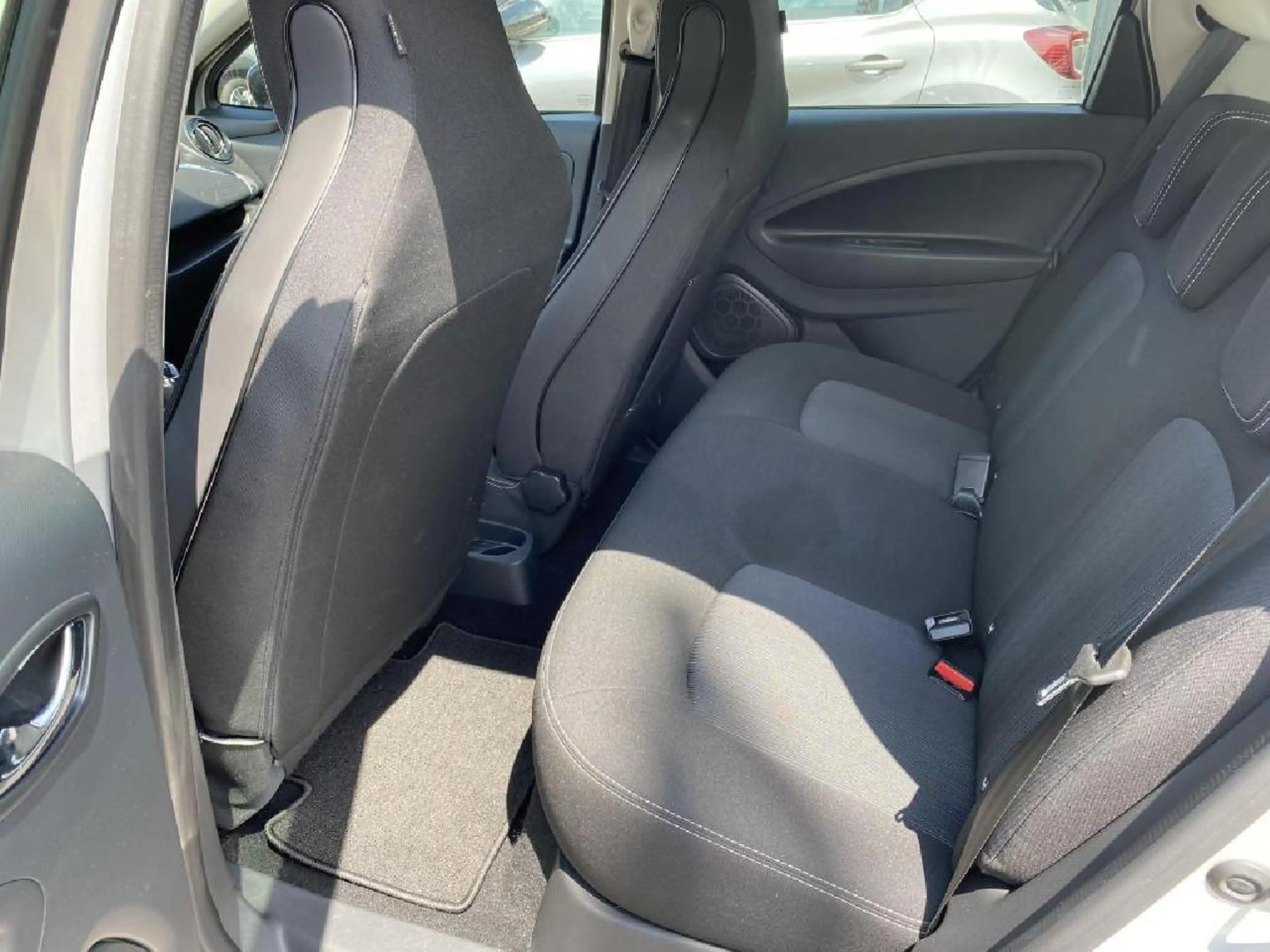 Renault ZOE Intens — photo 13
