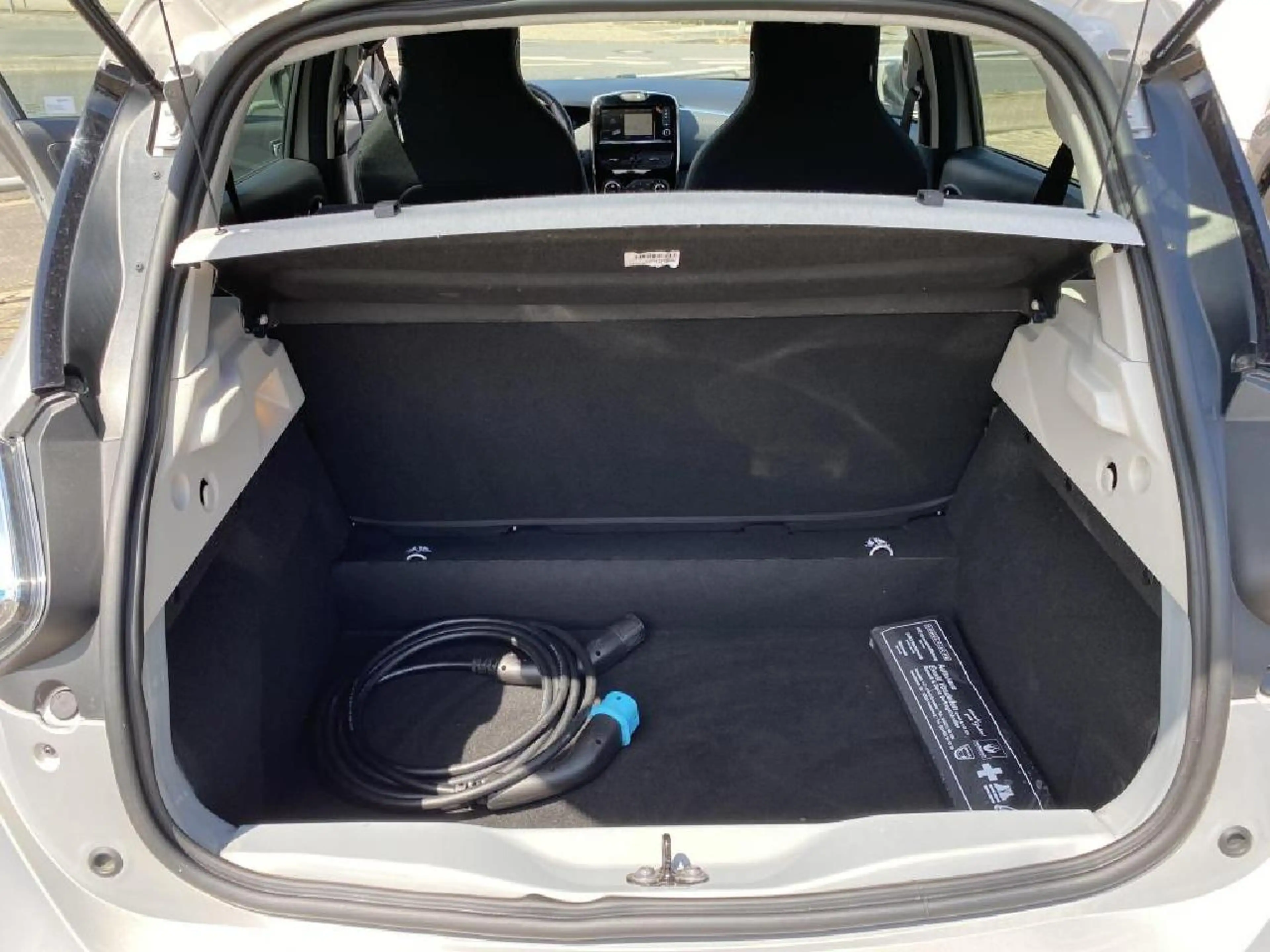 Renault ZOE Intens — photo 14