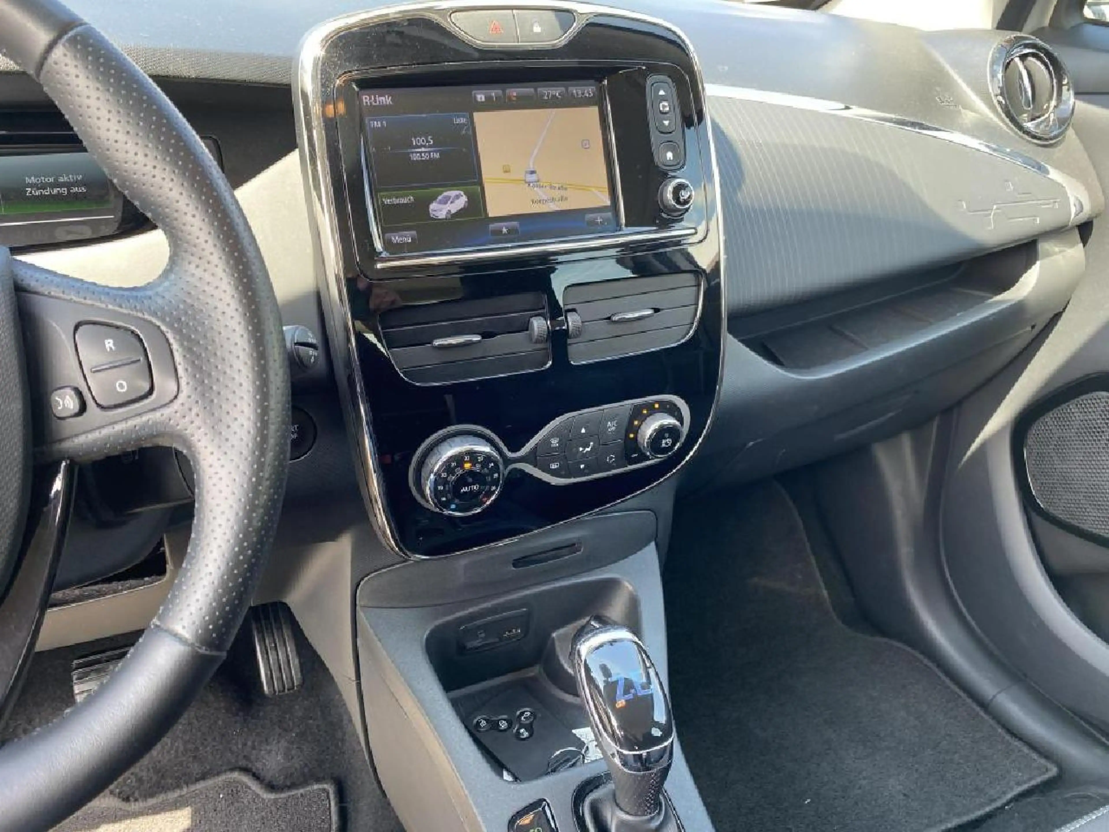 Renault ZOE Intens — photo 11