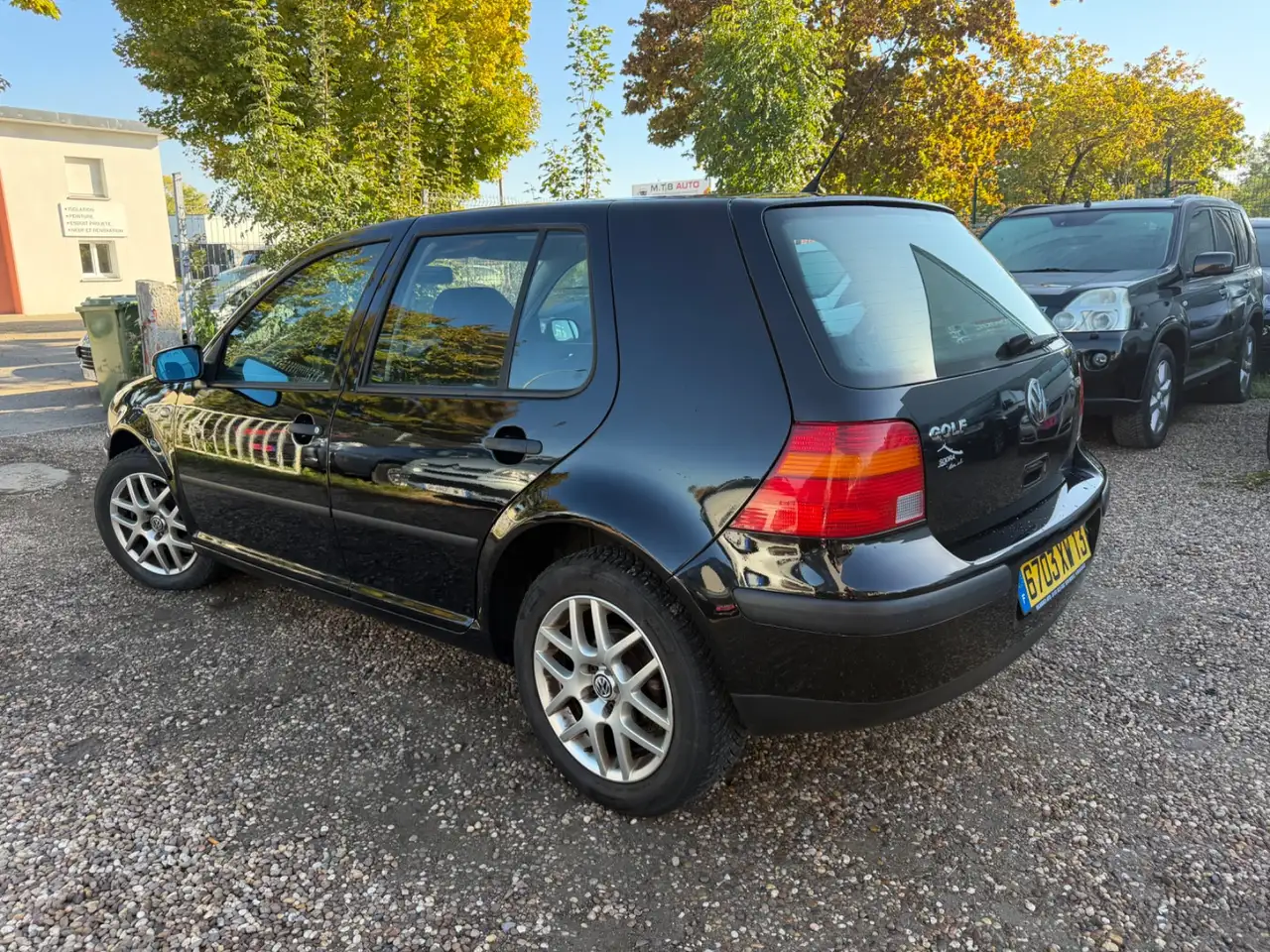 Volkswagen Golf Standard Model — photo 2