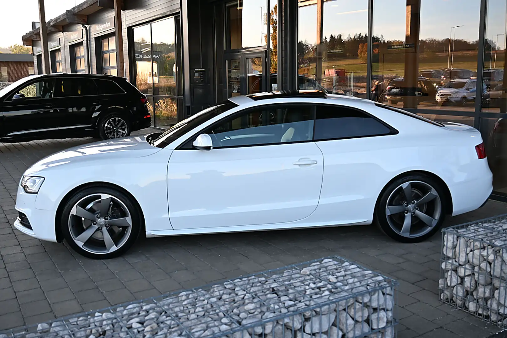 Audi A5 Coupé 1,8 TFSI S line 19", Bi-Xenon, Sportsitze... Weiß - 2