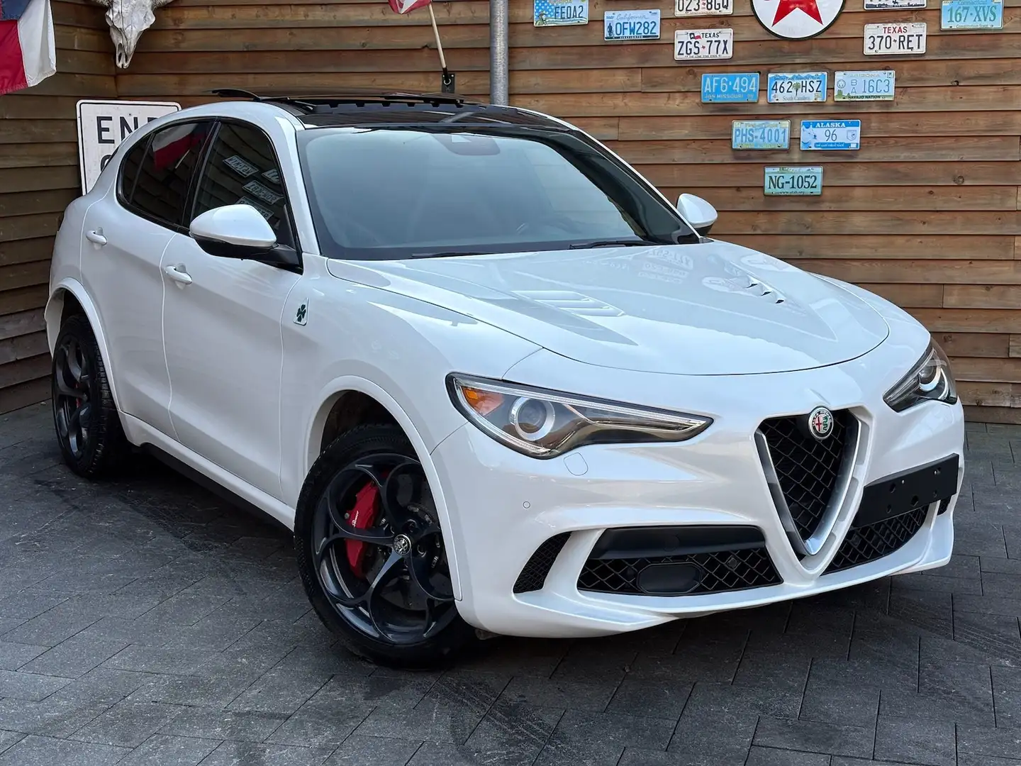 Alfa Romeo Stelvio Quadrifoglio Q4 AWD Carbon BREMBO CCM Weiß - 2