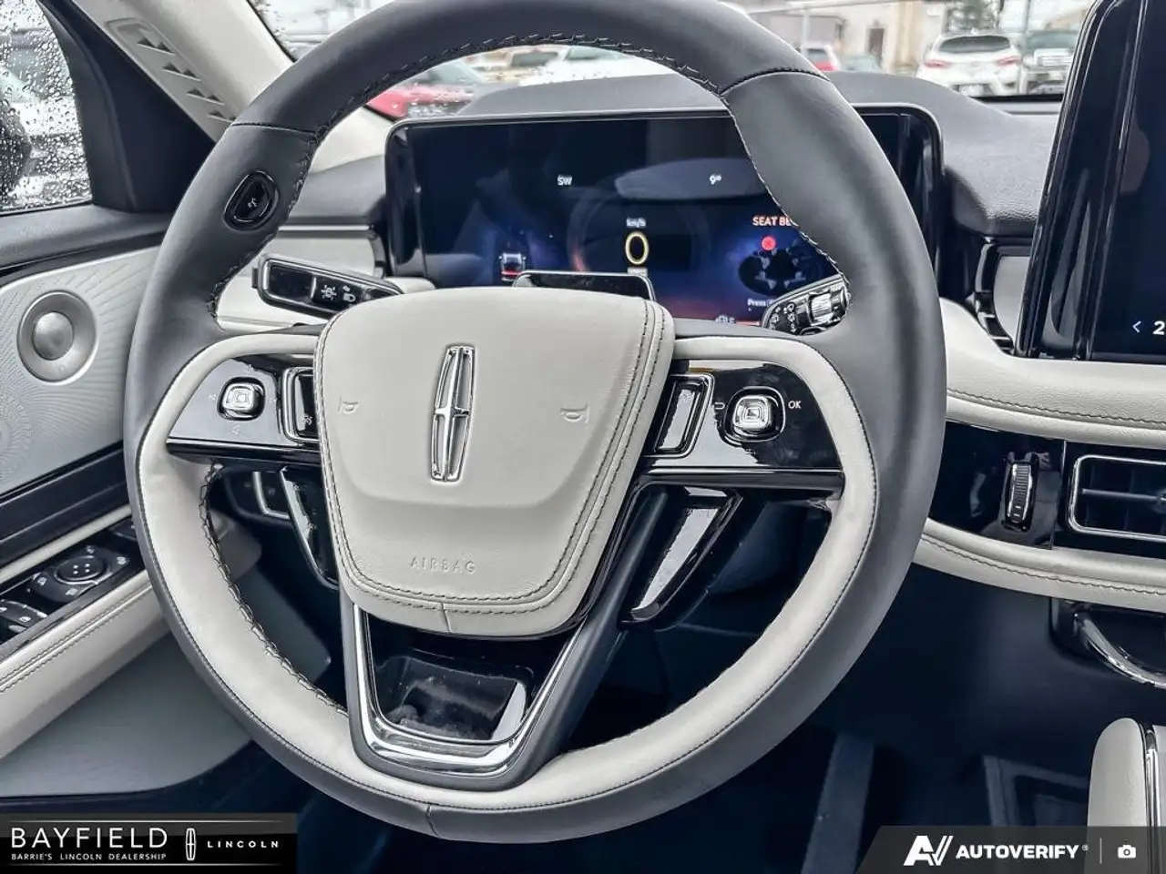Lincoln Aviator снимка Lincoln Aviator