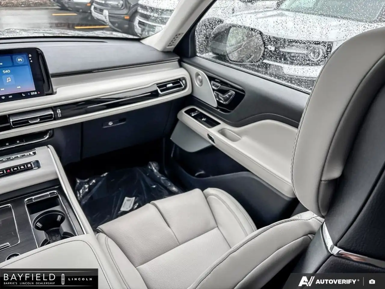 Lincoln Aviator снимка Lincoln Aviator