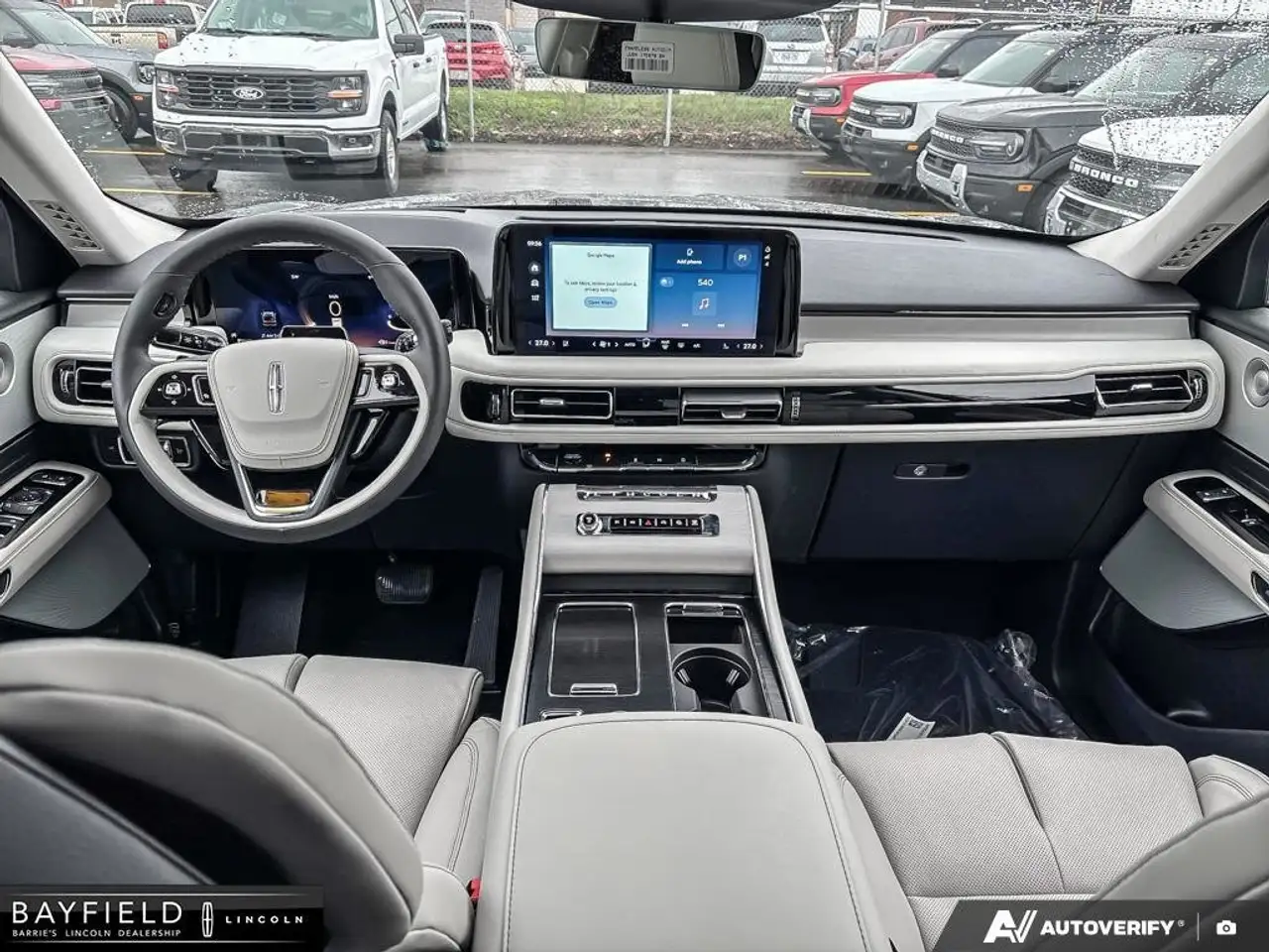 Lincoln Aviator снимка Lincoln Aviator