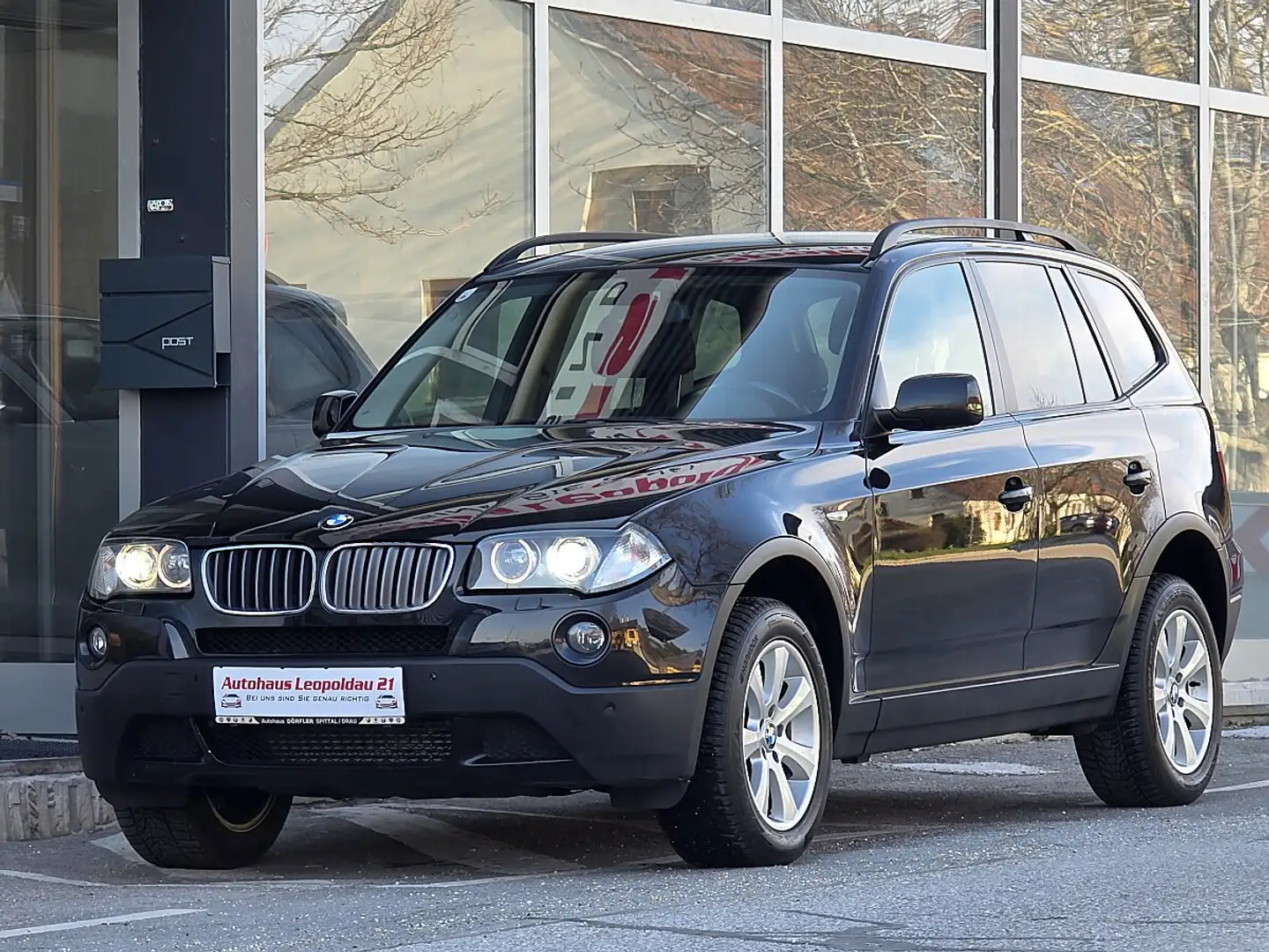 BMW X3 2,0d Aut. Schwarz - 1