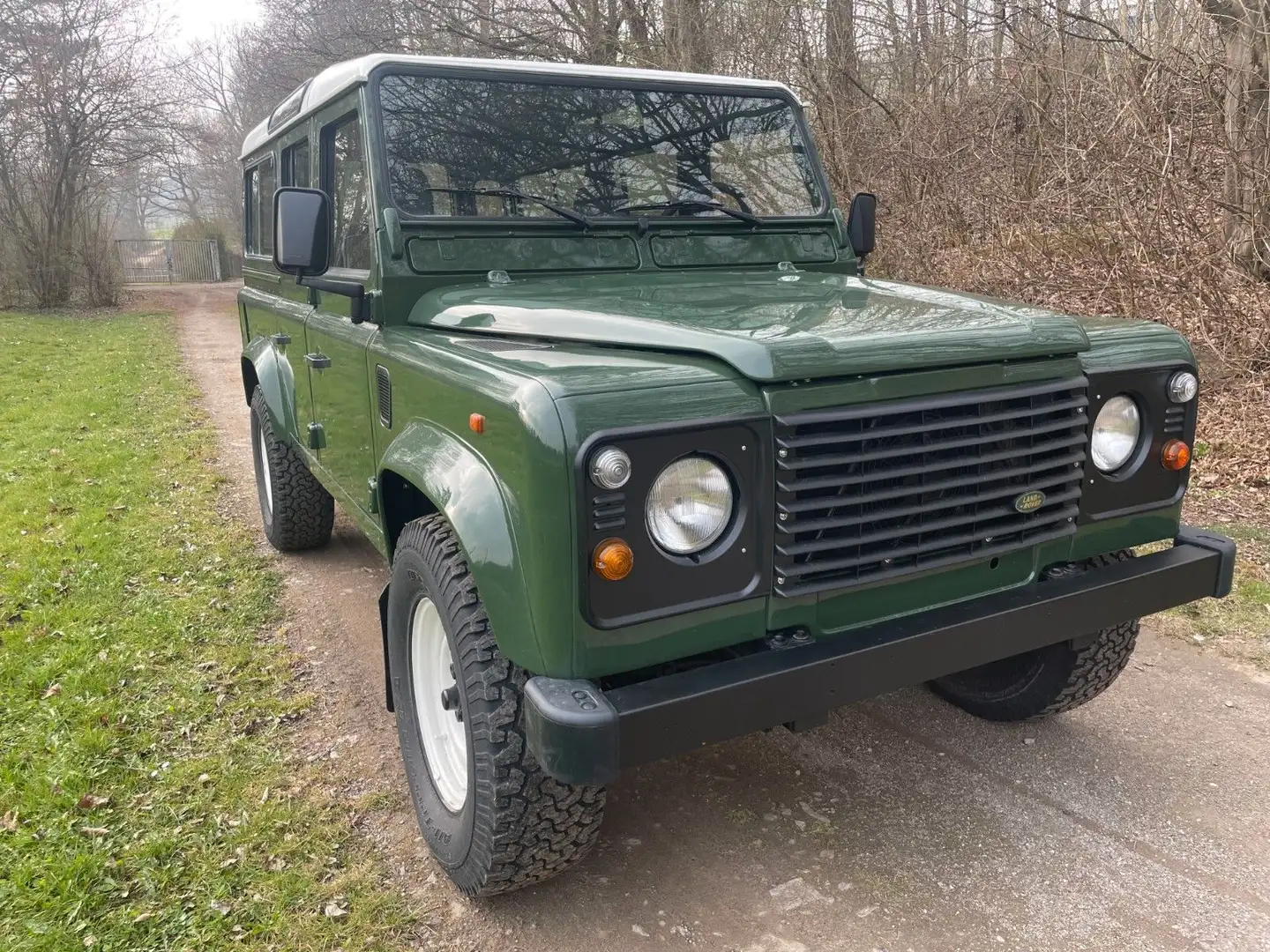 Land Rover Defender 300Tdi 2.Hand!Klima!Tüv Neu! Verde - 1