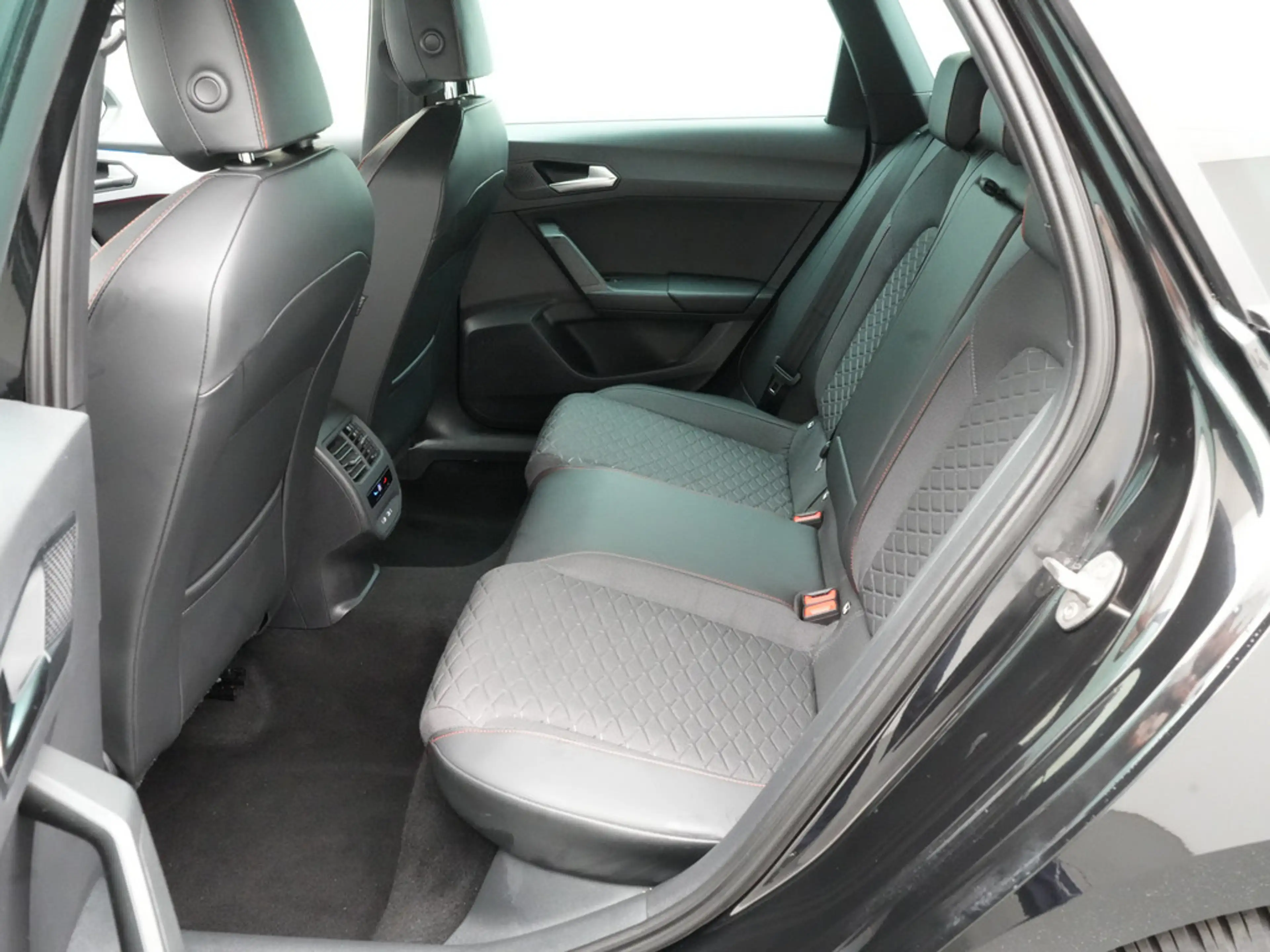 SEAT Leon ST FR DSG AHK ACC NAVI VIRT KAM LEDER SH — photo 8