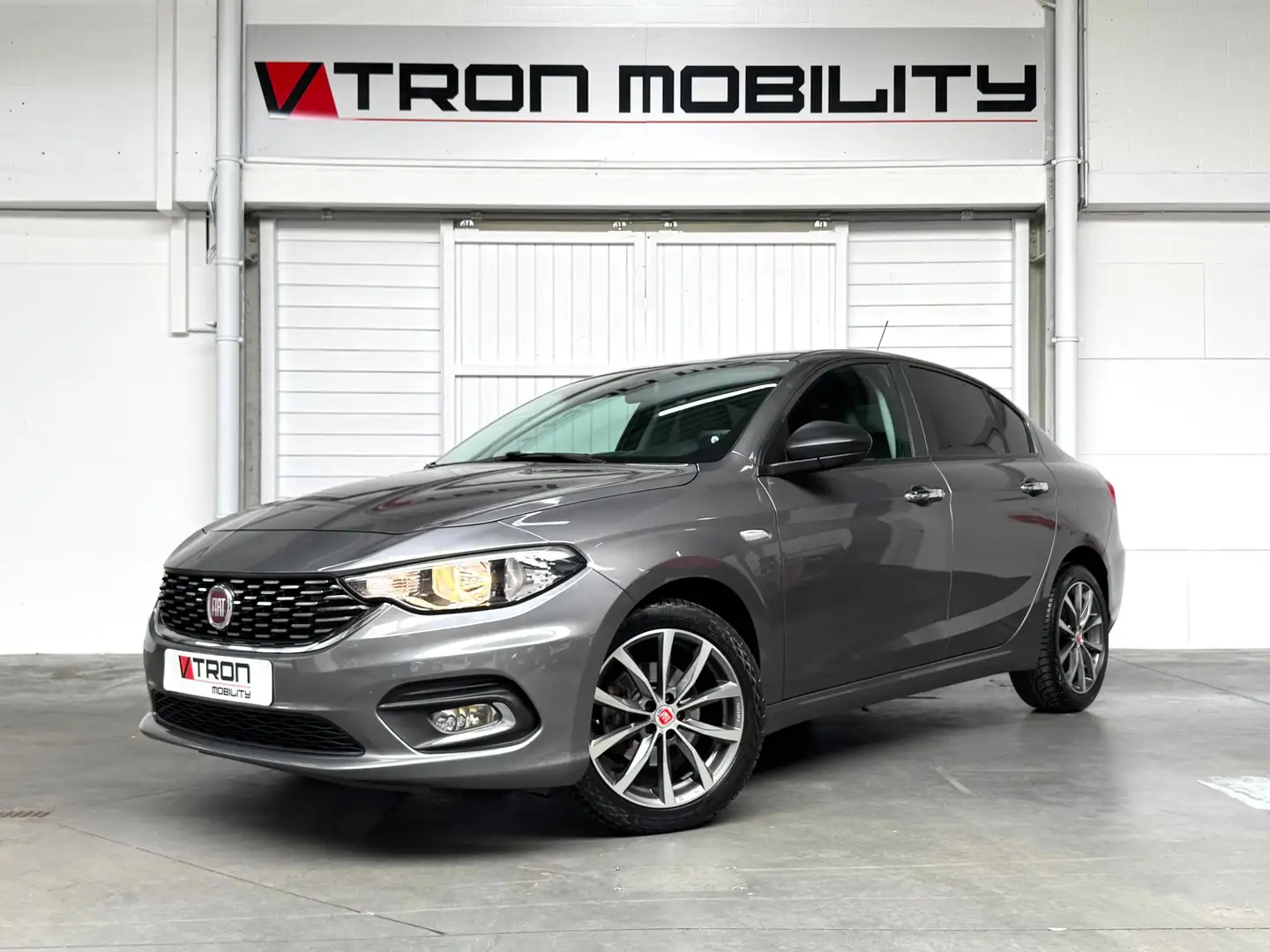 Fiat Tipo 1.4i Lounge Manueel AIRCO*CC*RADIO*NAVI*PDC*TREKHK Szürke - 1