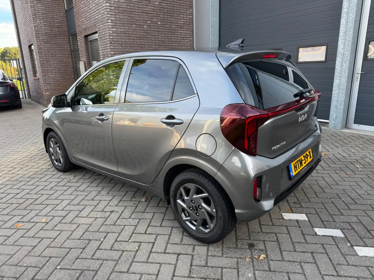 Kia Picanto 1.0 DPI ExecutiveLine Edition 5-zits, Camera, Keyl Grijs - 2