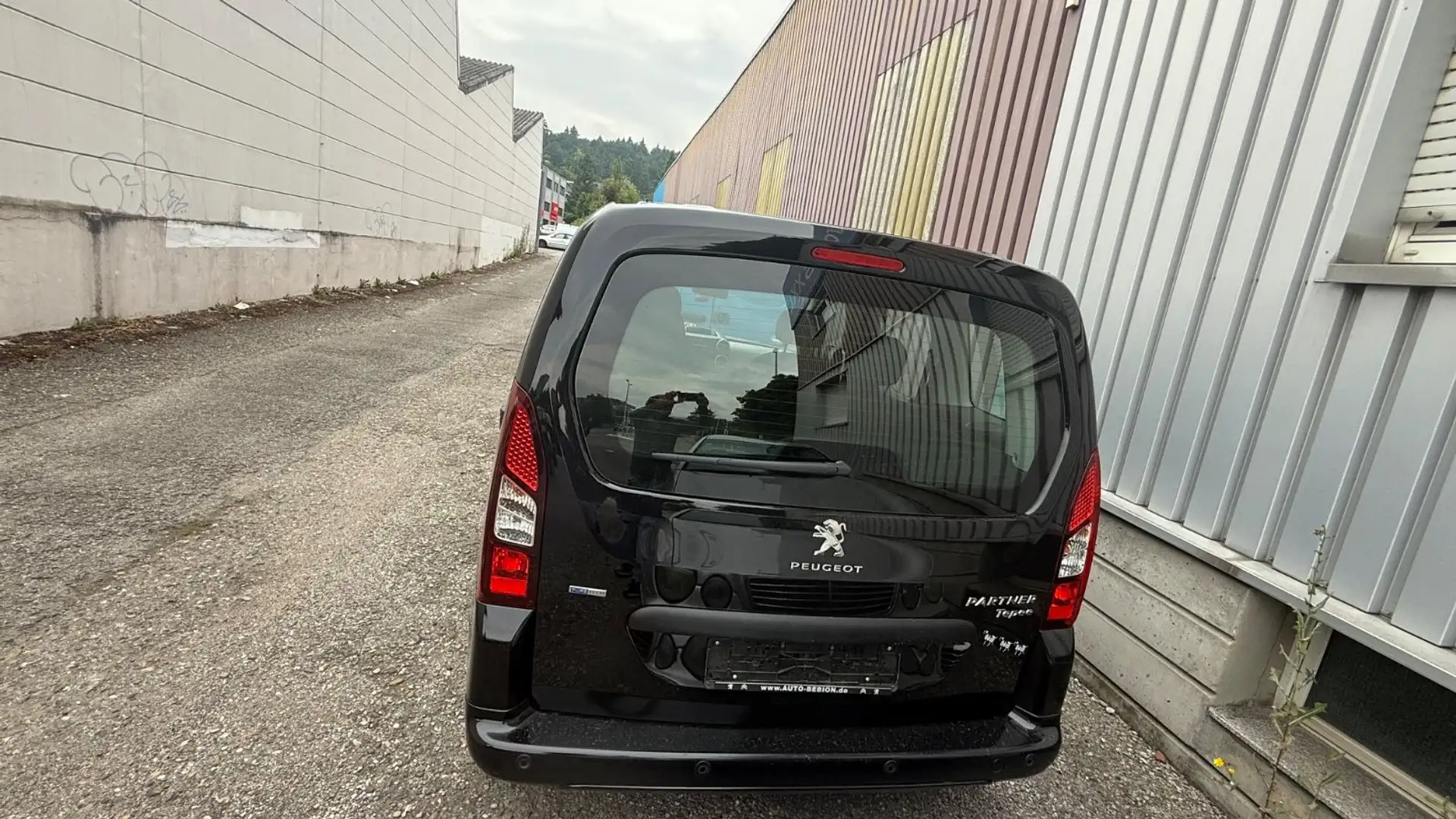 Peugeot Partner Tepee Active, 31.000 KM, 1-Hand ,Euro 6 Negro - 2