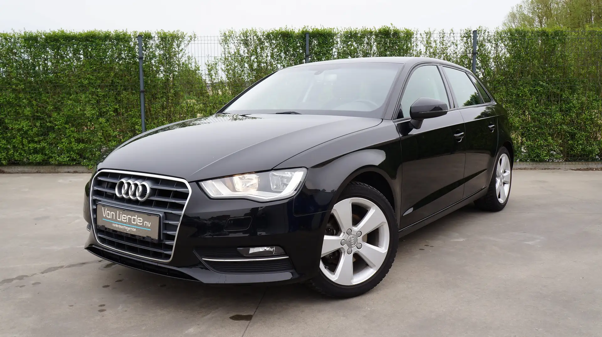 Audi A3 Sportback 1.2 TFSI 110 pk Navi Pdc Xenon 12m Gar Noir - 1