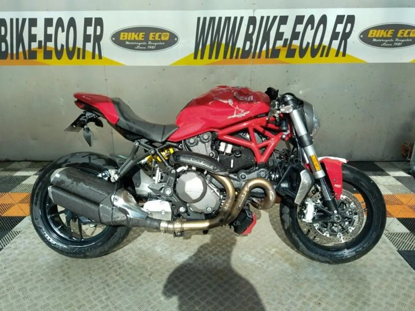 Ducati Monster 1200 Czerwony - 1