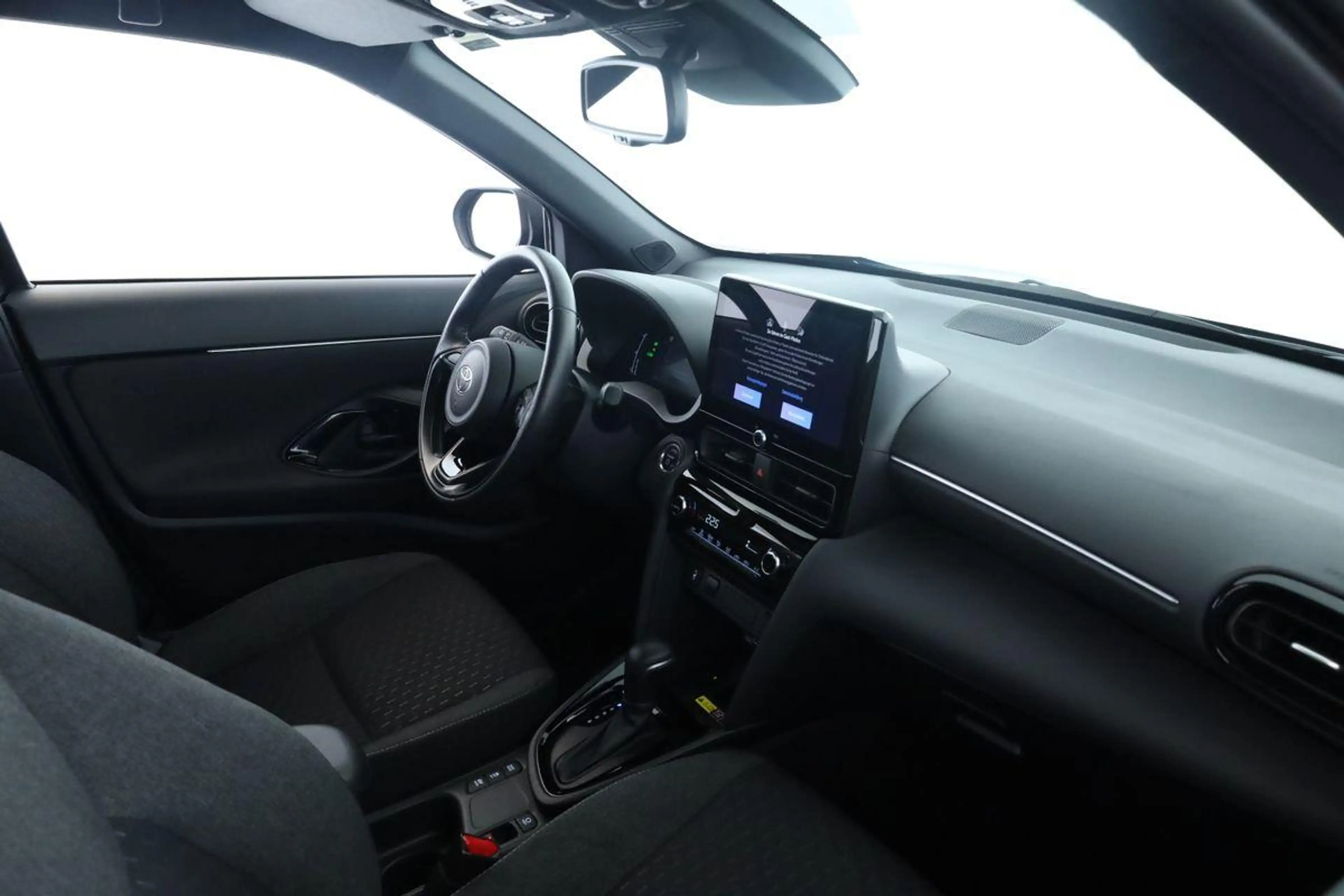 Toyota Yaris Cross Hybrid Teamplayer LED Nav SitzHZ Kam — photo 13