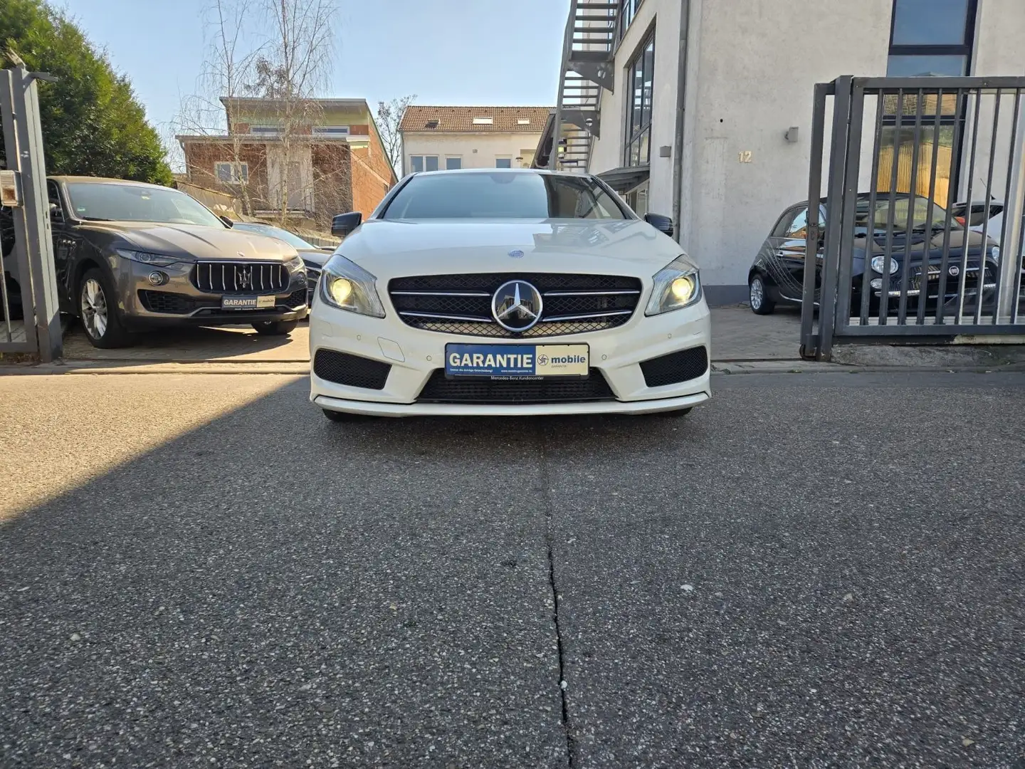 Mercedes-Benz A 180 A -Klasse A 180 BlueEfficiency Weiß - 2