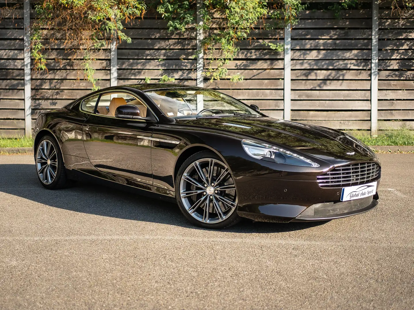 Aston Martin Virage ASTON MARTIN VIRAGE V12 6.0 496CH TOUCHTRONIC2 Braun - 1