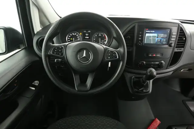 Mercedes-Benz Vito view 2