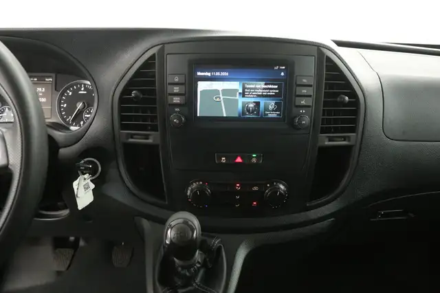 Mercedes-Benz Vito view 11