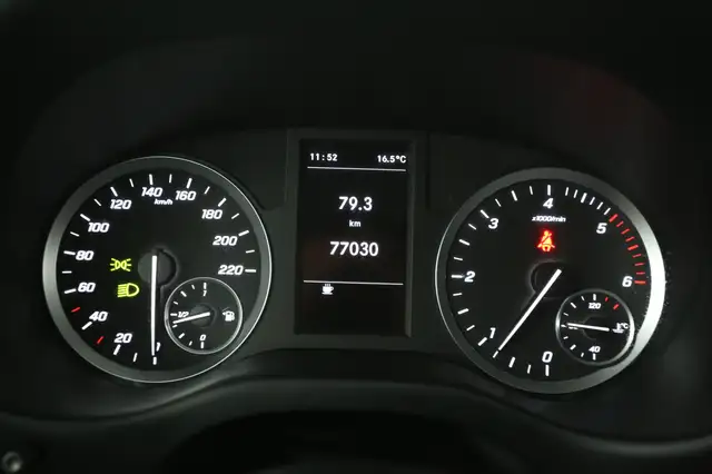 Mercedes-Benz Vito view 12